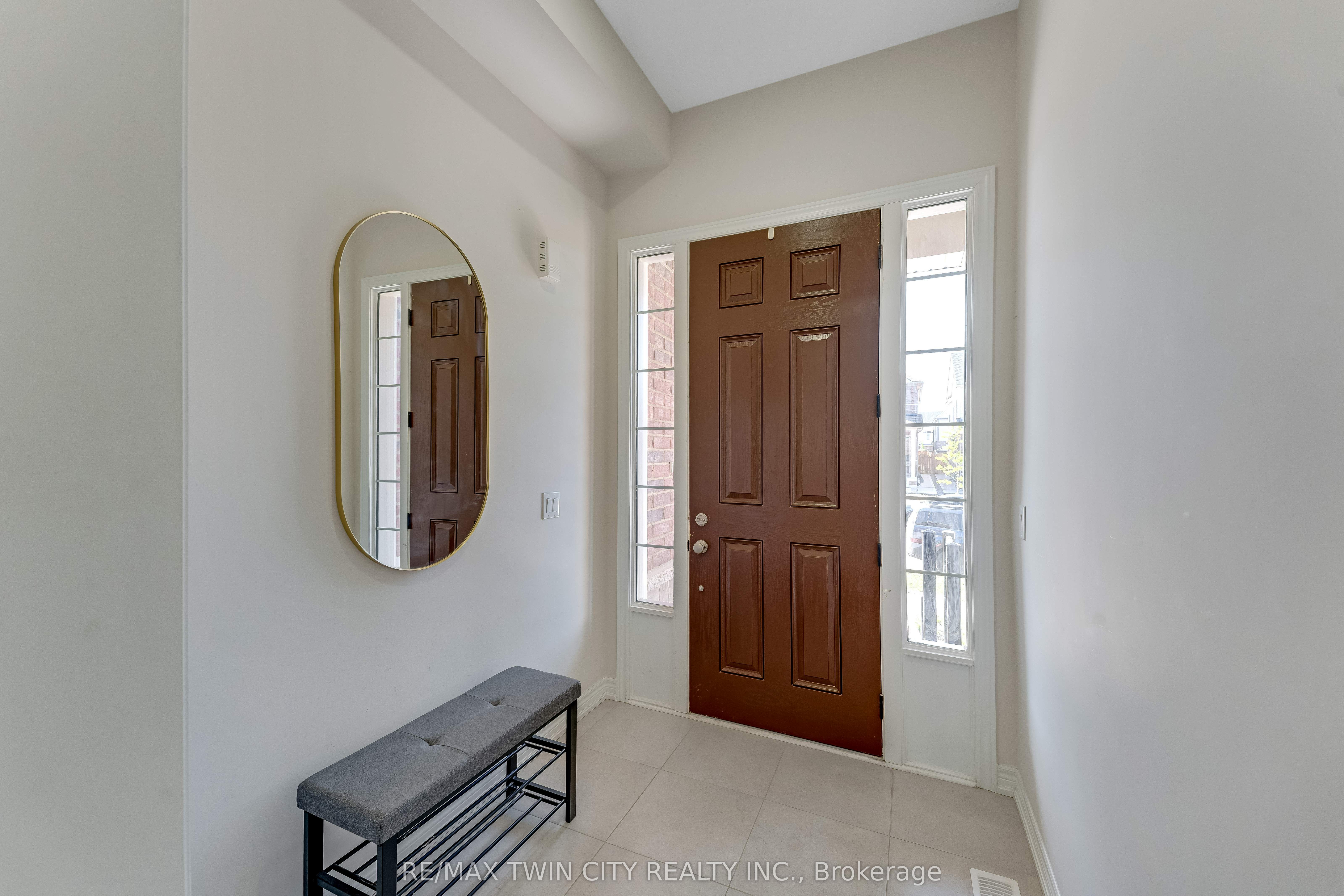 106 HALDIMAND Street, Kitchener, ON N2R 0R2 photo 4