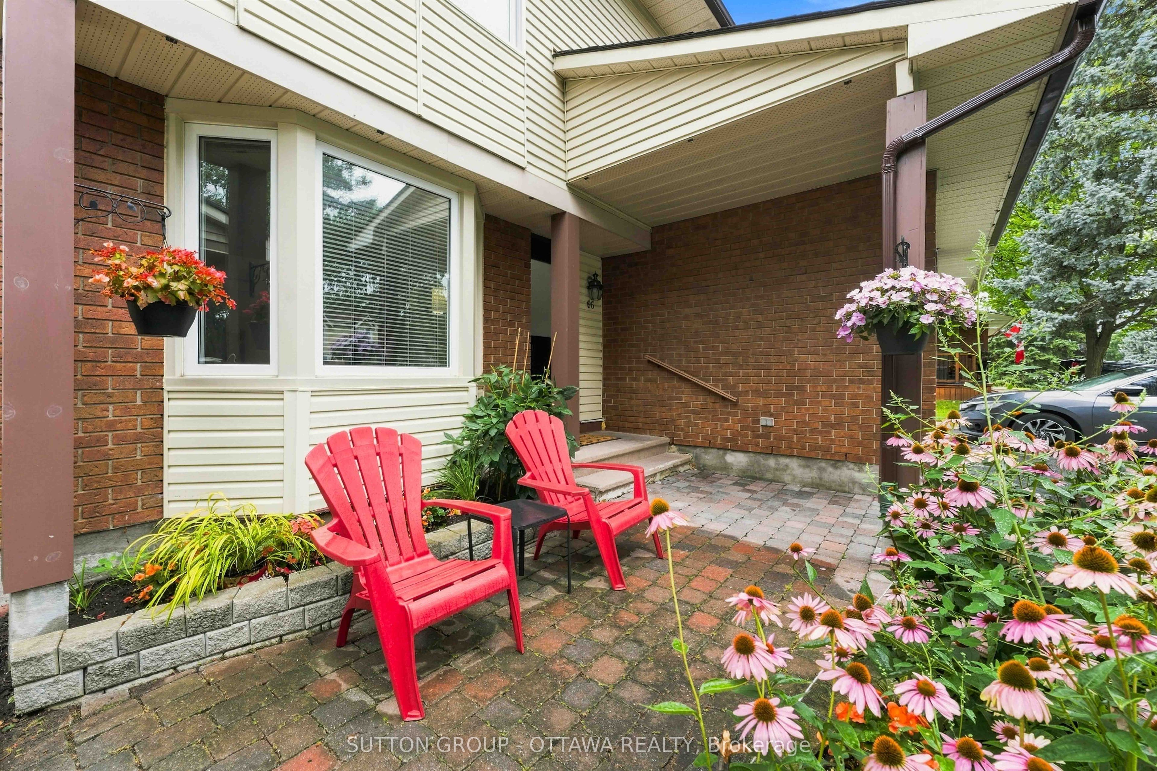 66 FIELDGATE Drive, Barrhaven, ON K2J 1T9 photo 2