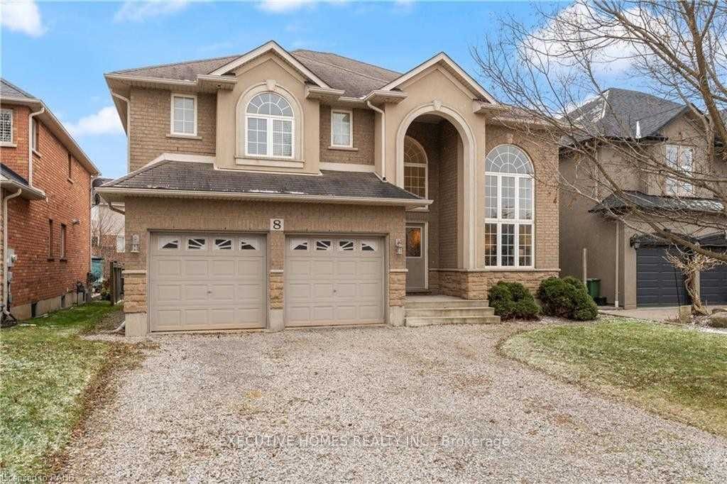 8 Roelfson Drive (Main Level), Hamilton, ON L9K 1P1