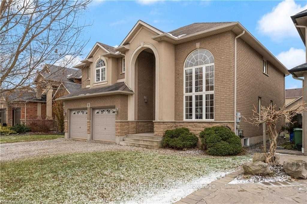 8 Roelfson Drive (Main Level), Hamilton, ON L9K 1P1 photo 2
