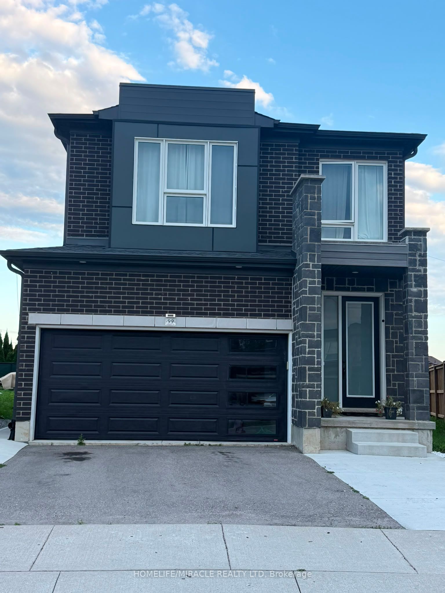 99 Saddlebrook Court, Kitchener, ON N2R 0P6