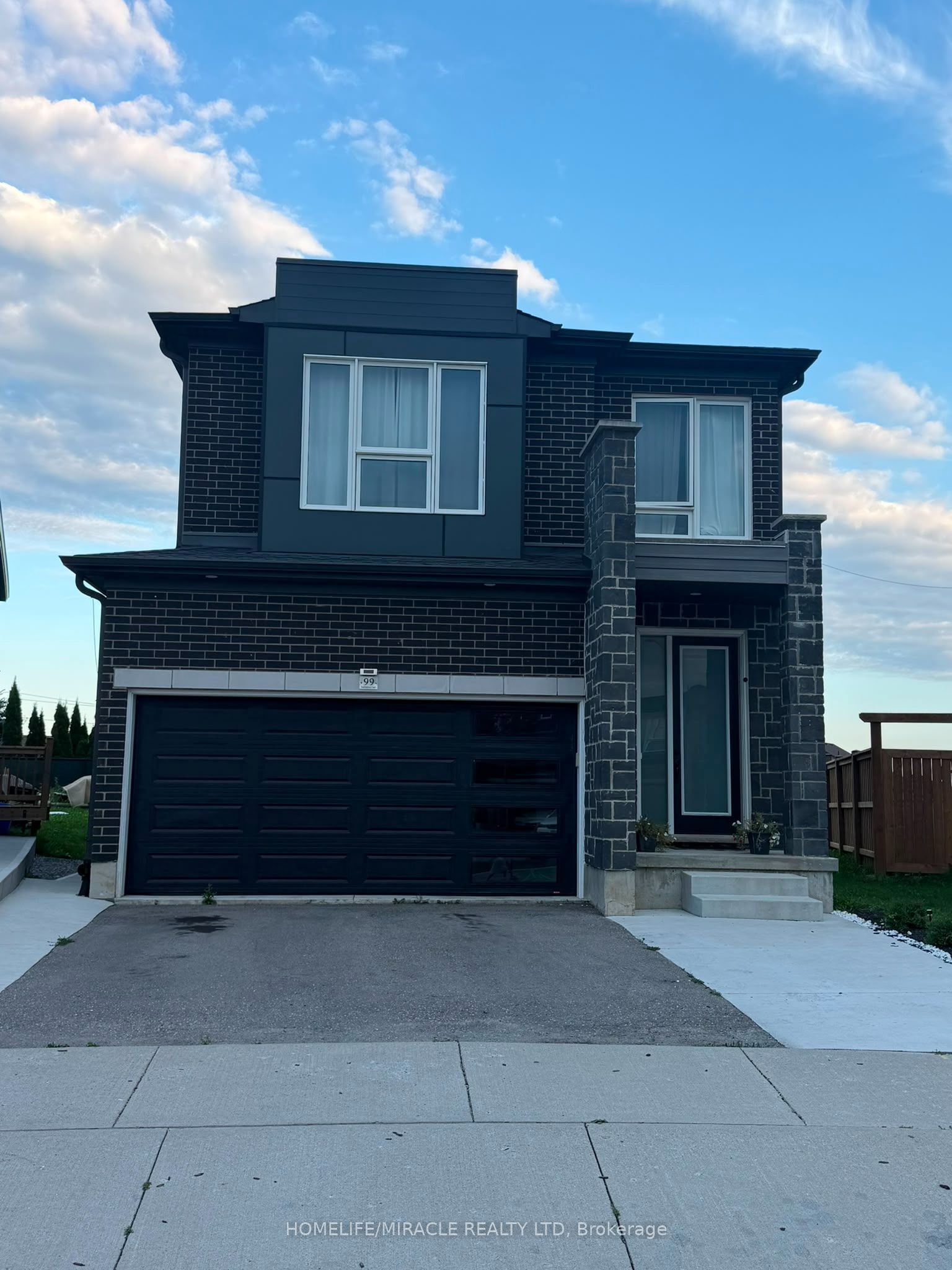 99 Saddlebrook Court, Kitchener, ON N2R 0P6 photo 2