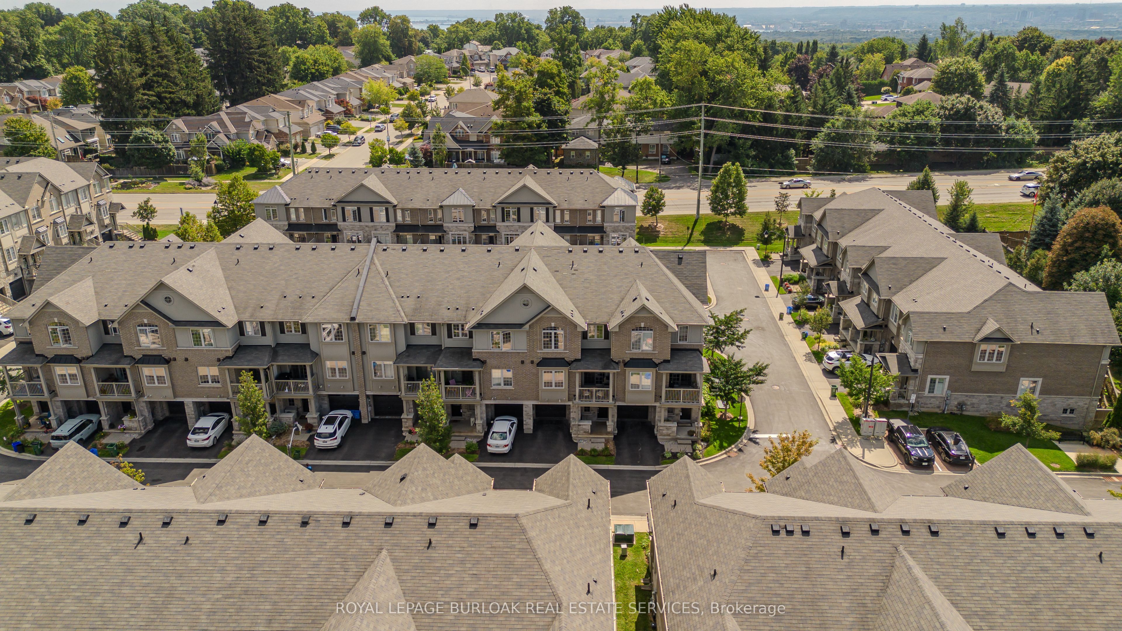 215 Dundas Street E 29, Hamilton, ON L8B 0X2 photo 2