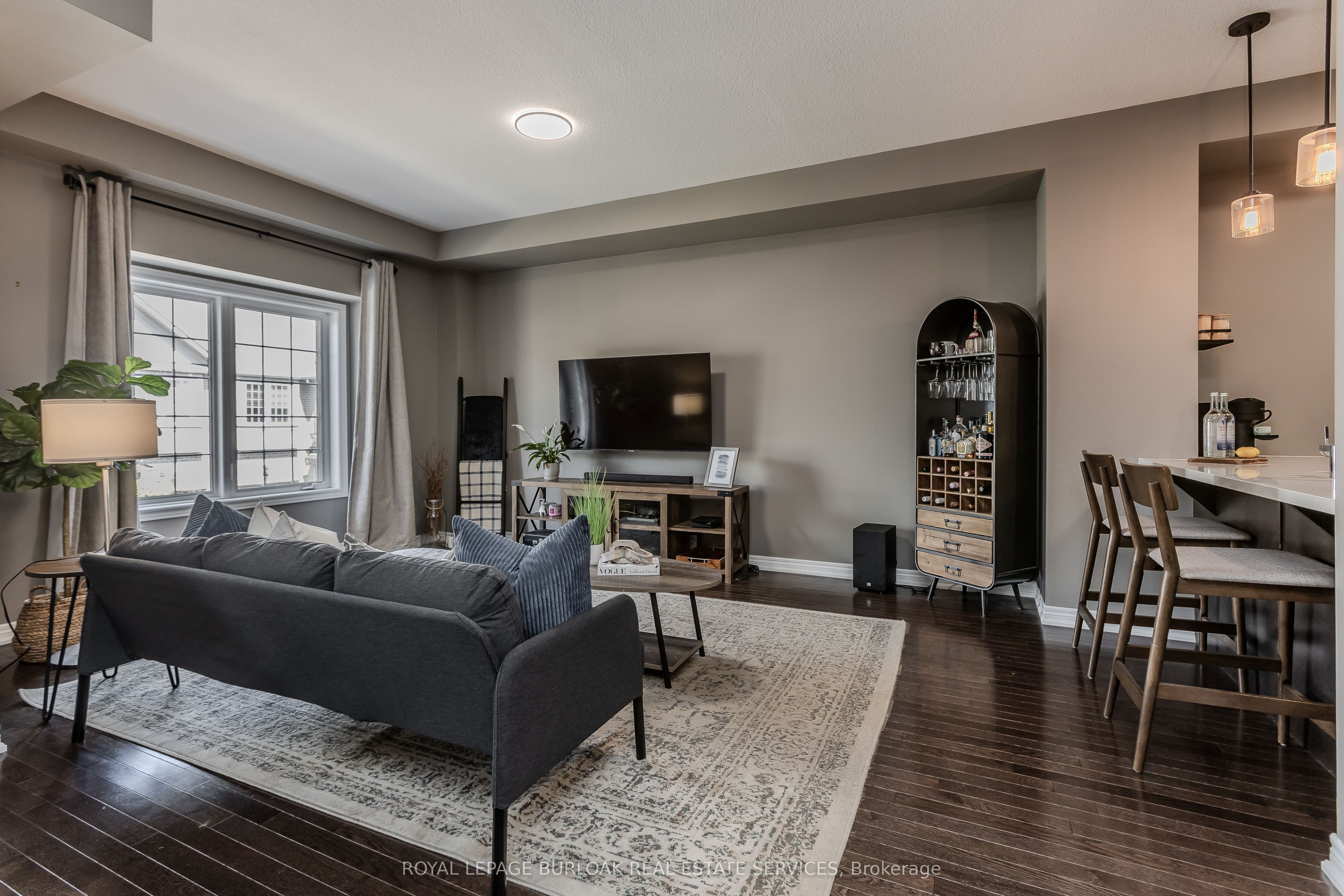 215 Dundas Street E 29, Hamilton, ON L8B 0X2 photo 4