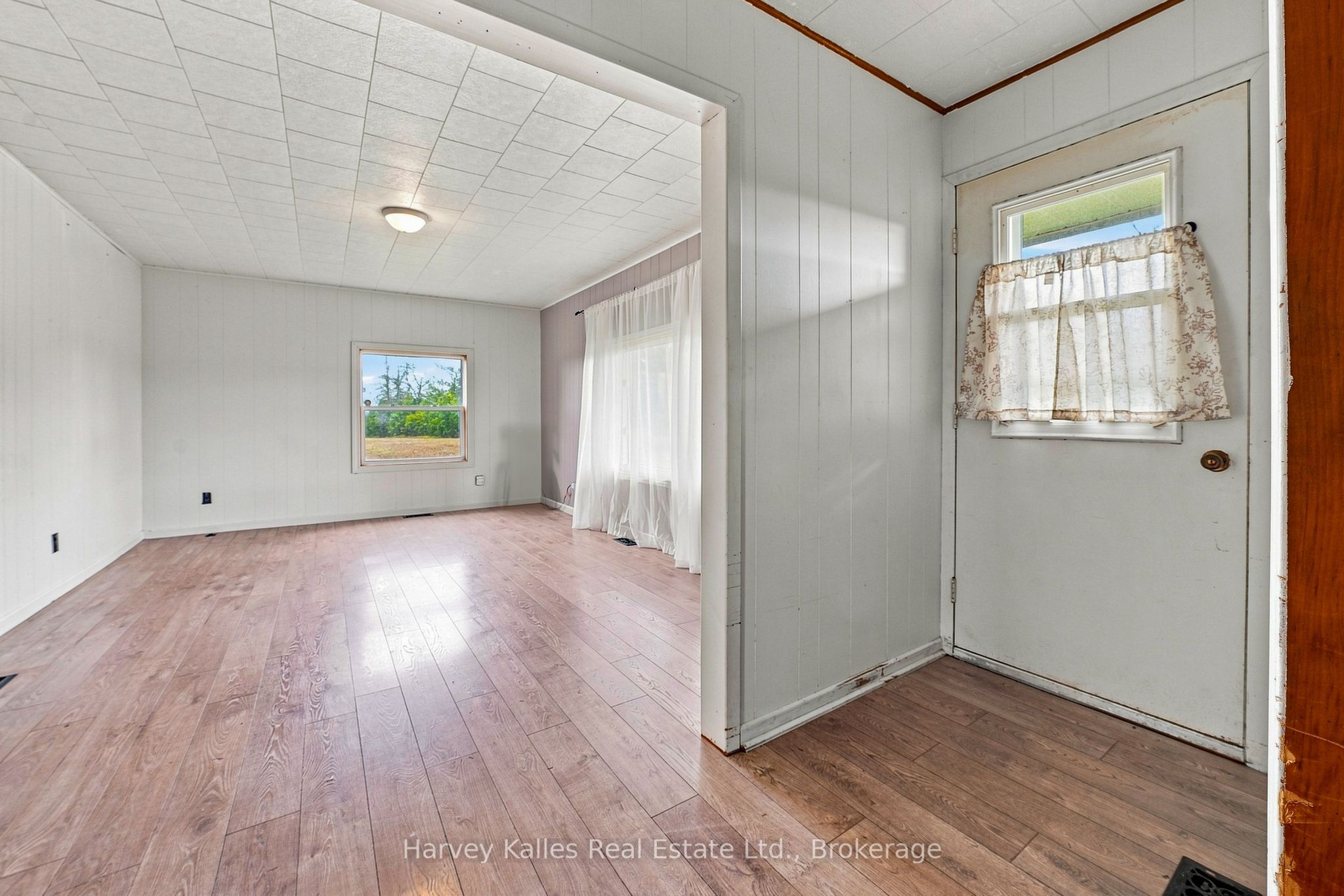 147 Caughey Road, Prince Edward County, ON K0K 1W0 photo 3