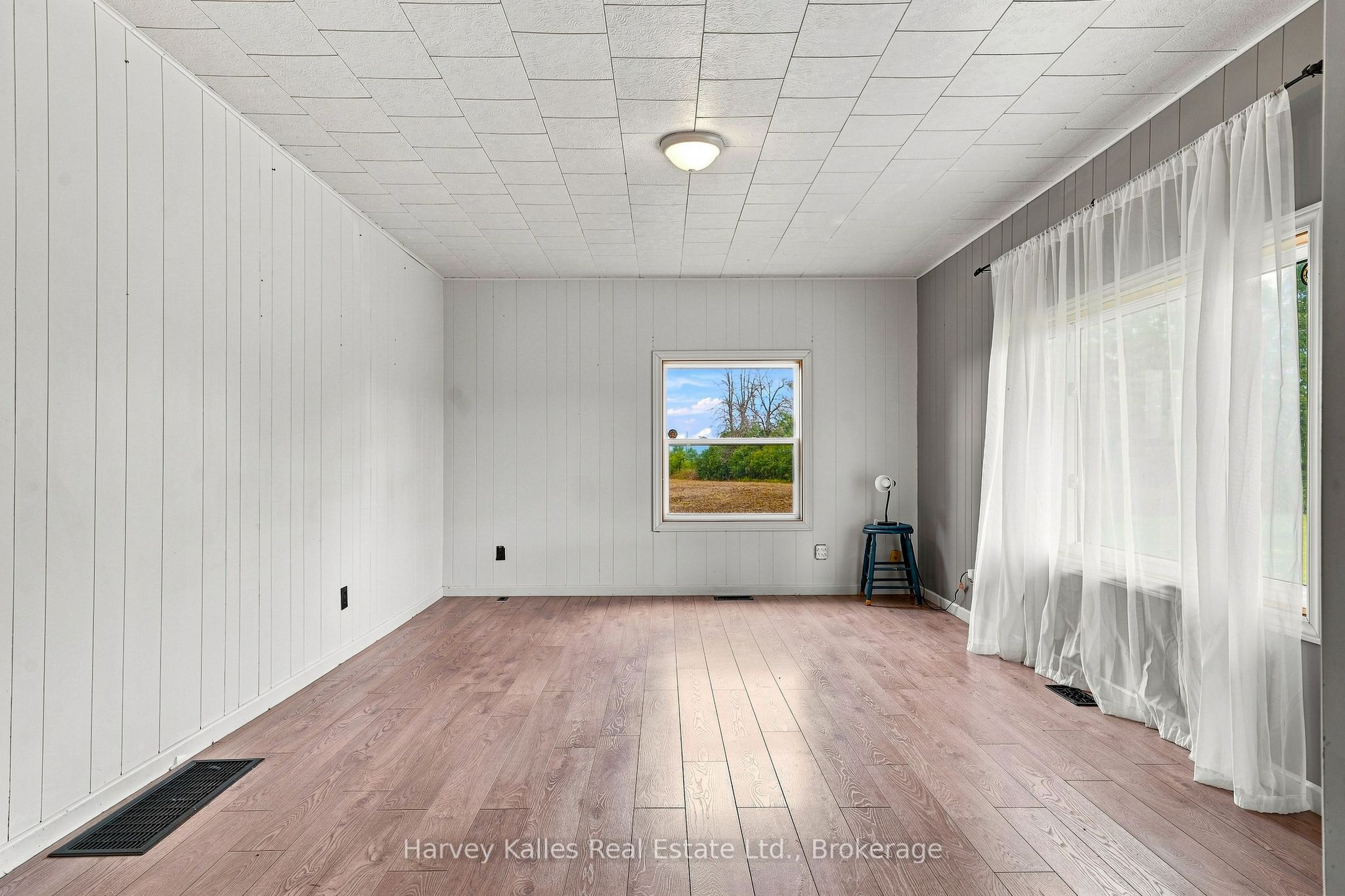 147 Caughey Road, Prince Edward County, ON K0K 1W0 photo 4