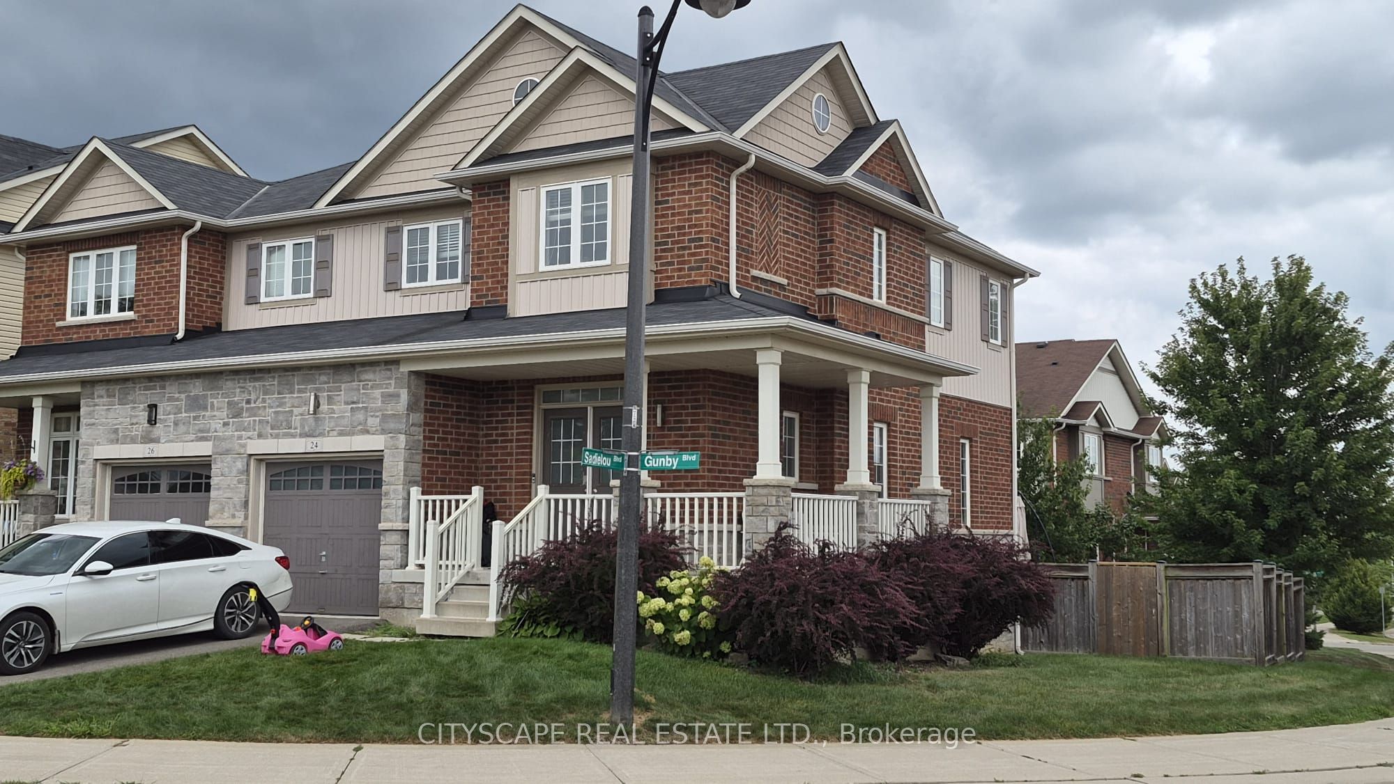 24 Gunby Boulevard, Hamilton, ON L8B 0T2 photo 2