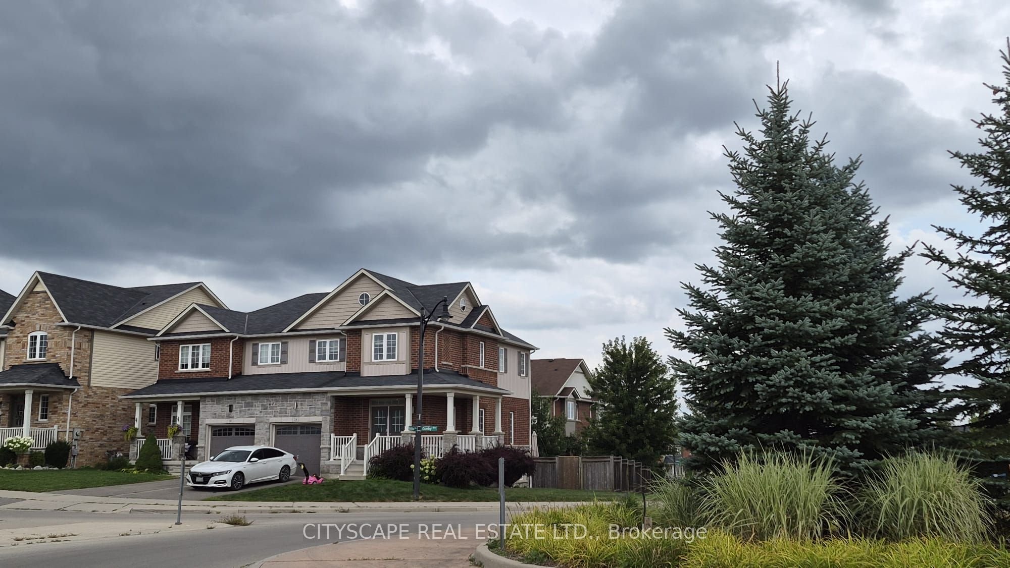 24 Gunby Boulevard, Hamilton, ON L8B 0T2 photo 3
