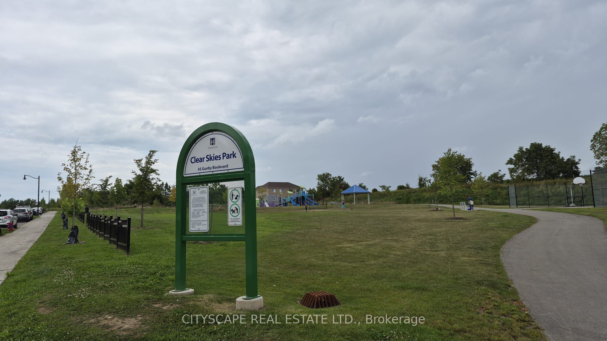 24 Gunby Boulevard, Hamilton, ON L8B 0T2 photo 4