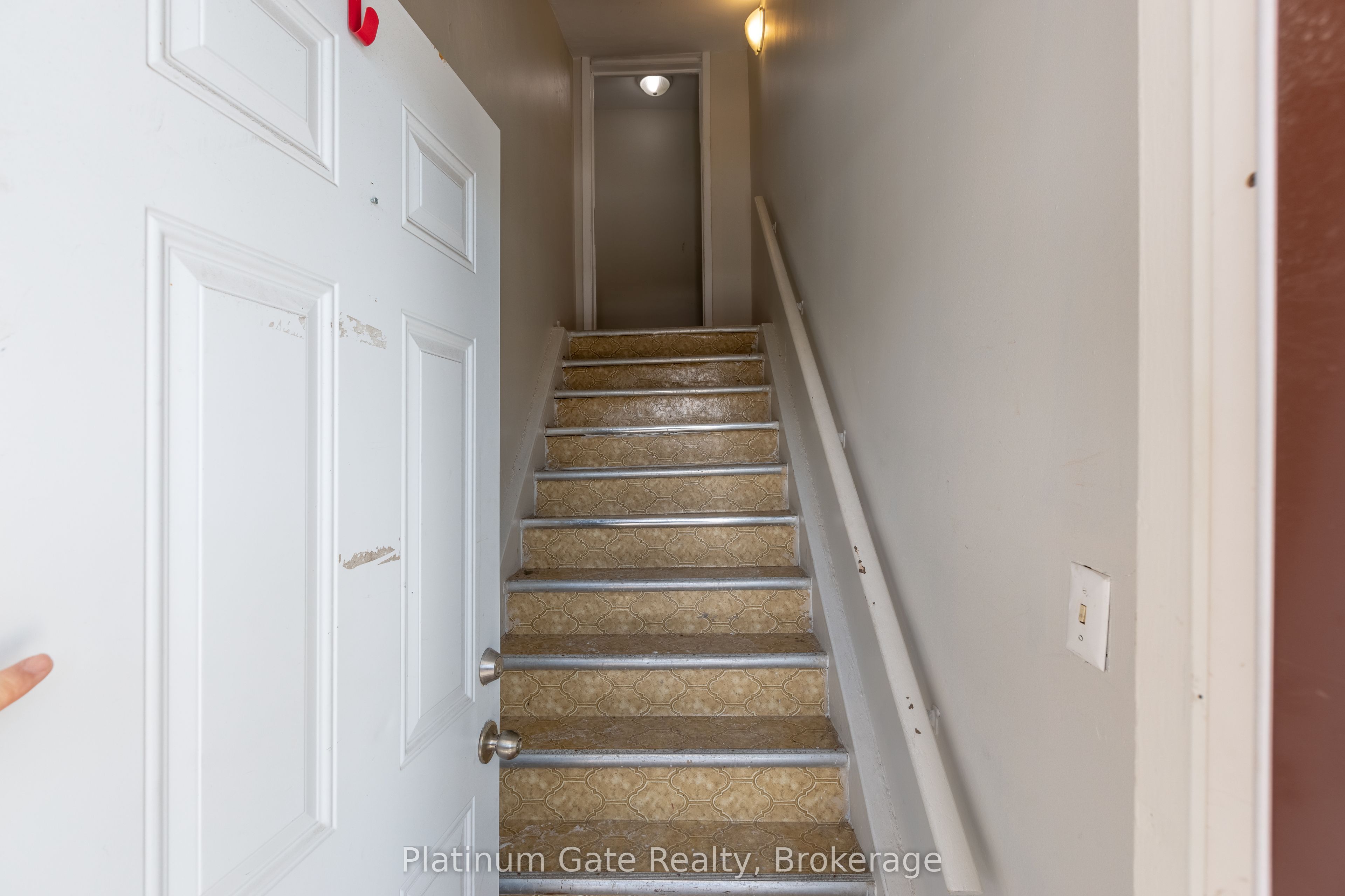 1036-40 Gladstone Avenue, Windsor, ON N9A 2R8 photo 4