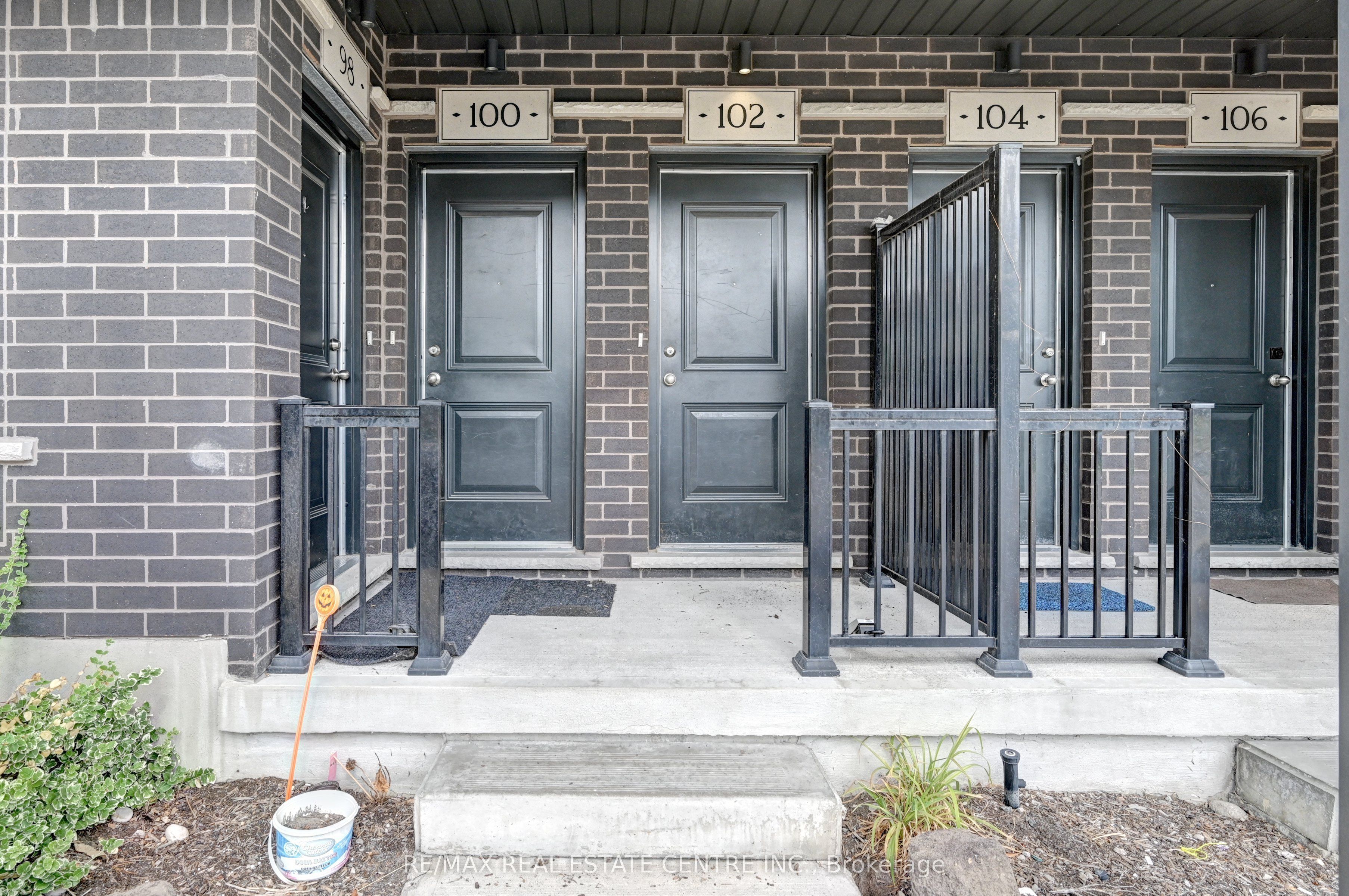 102 Wheat Lane, Kitchener, ON N2R 0R6 photo 3
