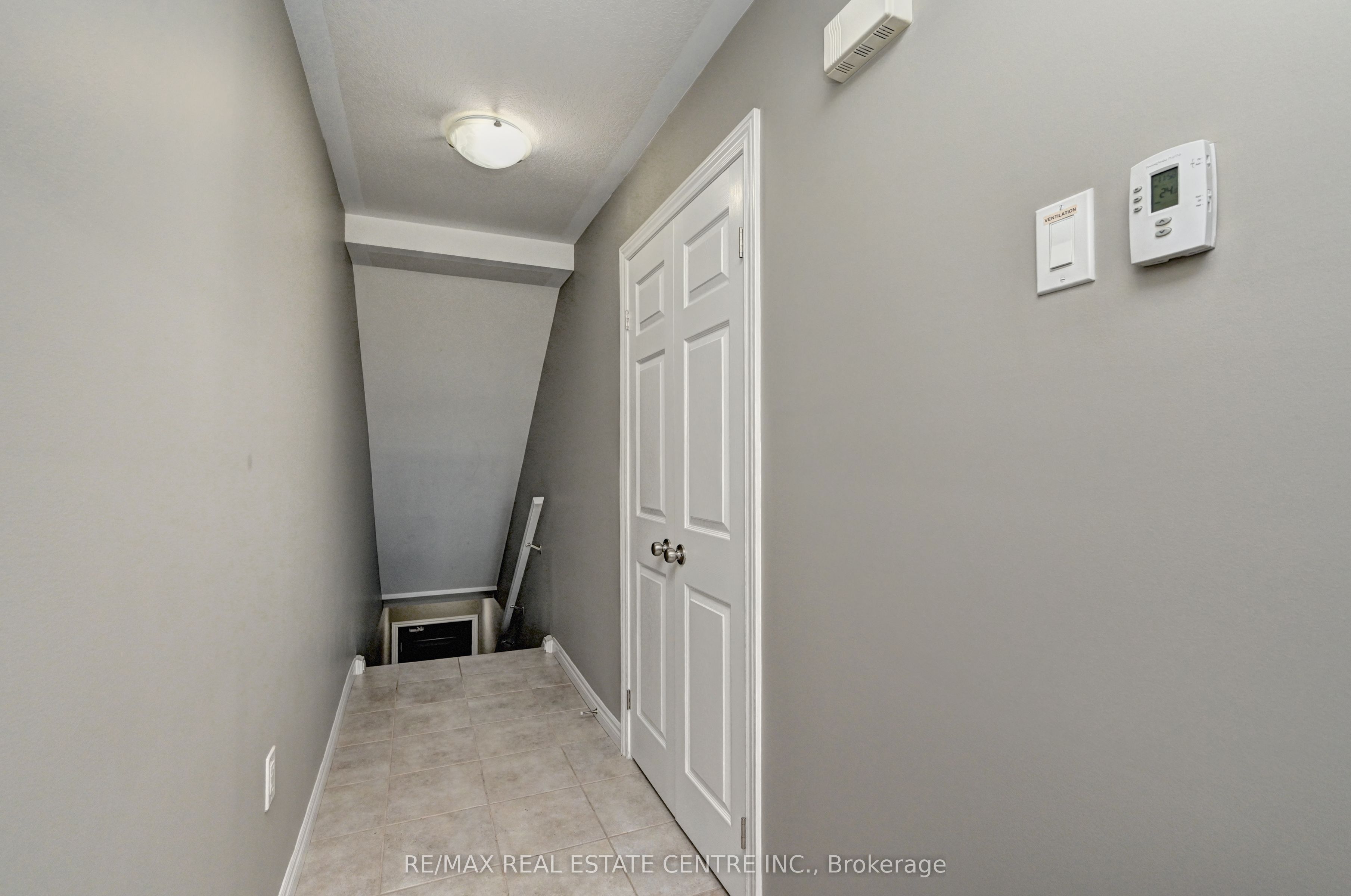 102 Wheat Lane, Kitchener, ON N2R 0R6 photo 5