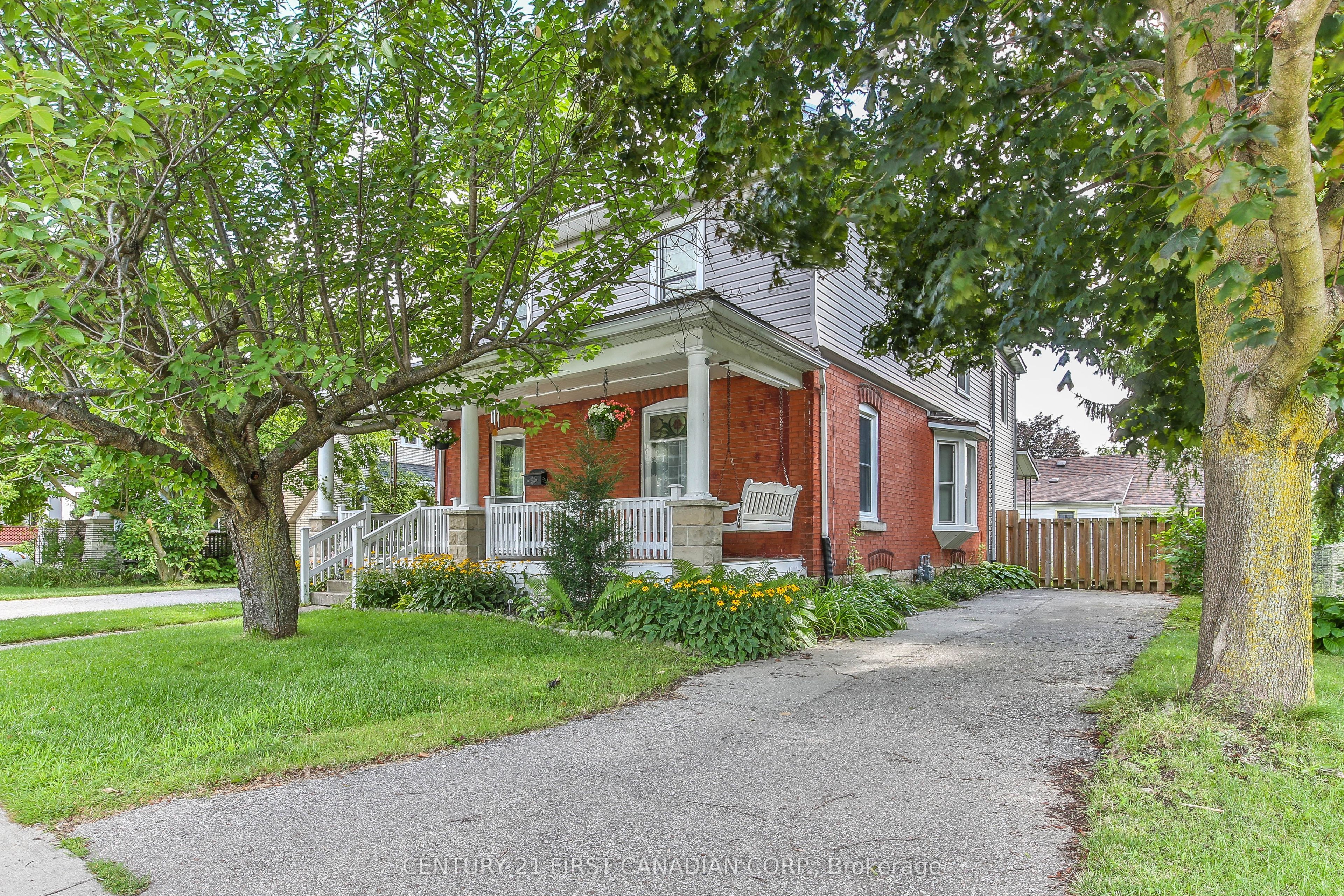 308 Broadway Street, Tillsonburg, ON N4G 3S1 photo 3