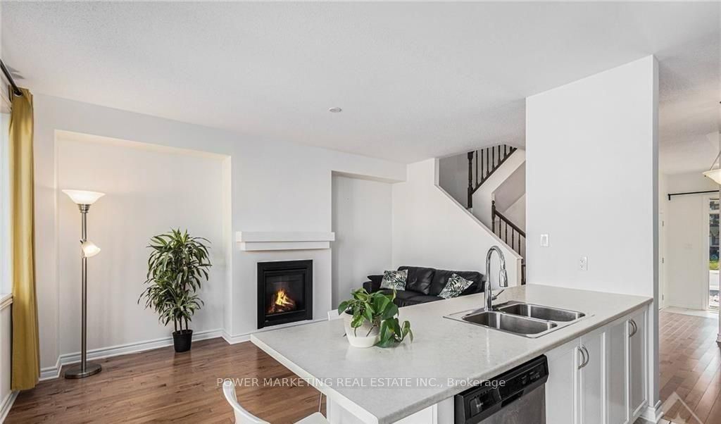 932 Kilbirnie Drive, Barrhaven, ON K2J 6G2 photo 3