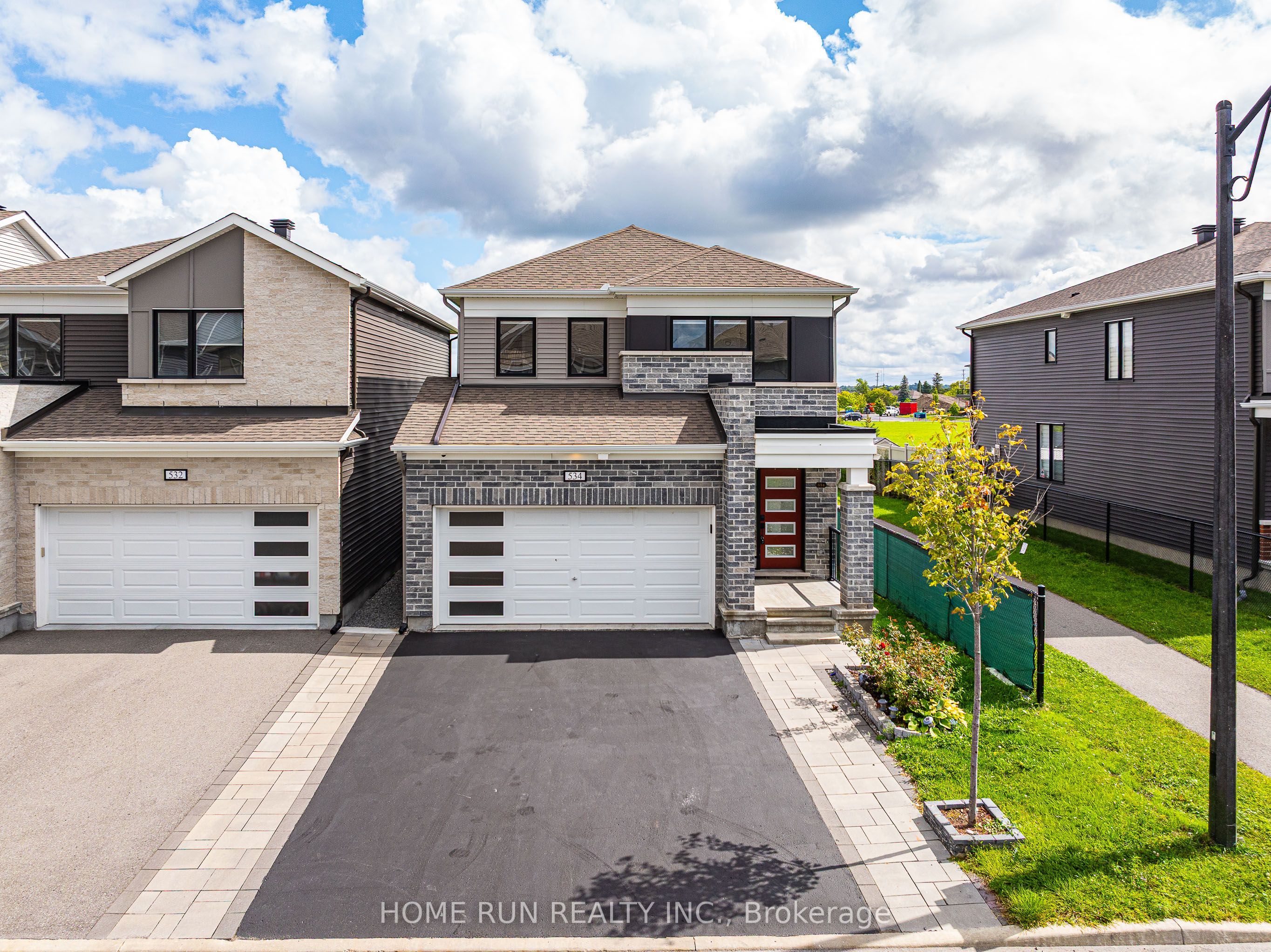 534 Arosa Way, Kanata, ON K2V 0R8 photo 2