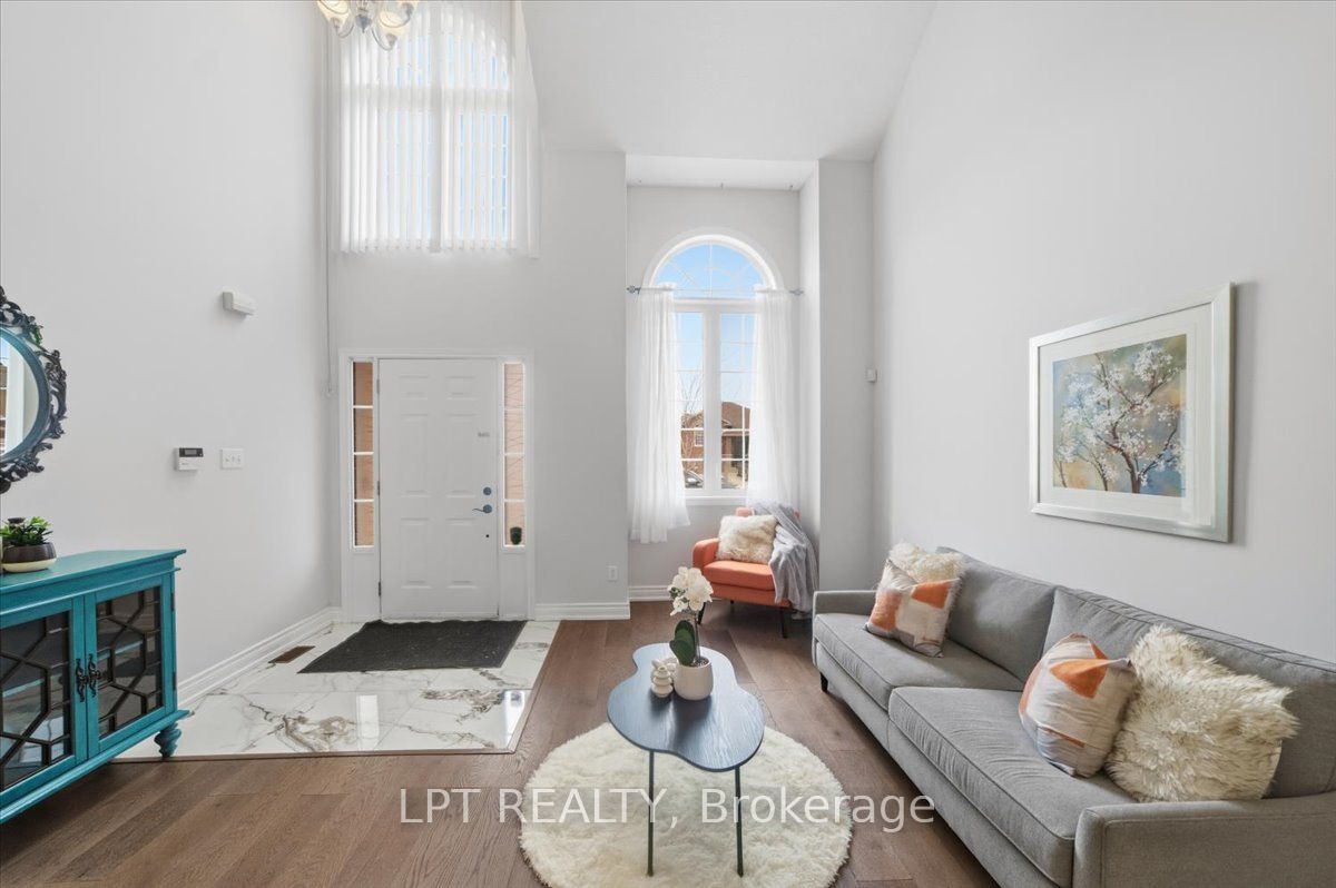 48 Nashville Circle, Hamilton, ON L8G 5H2 photo 2