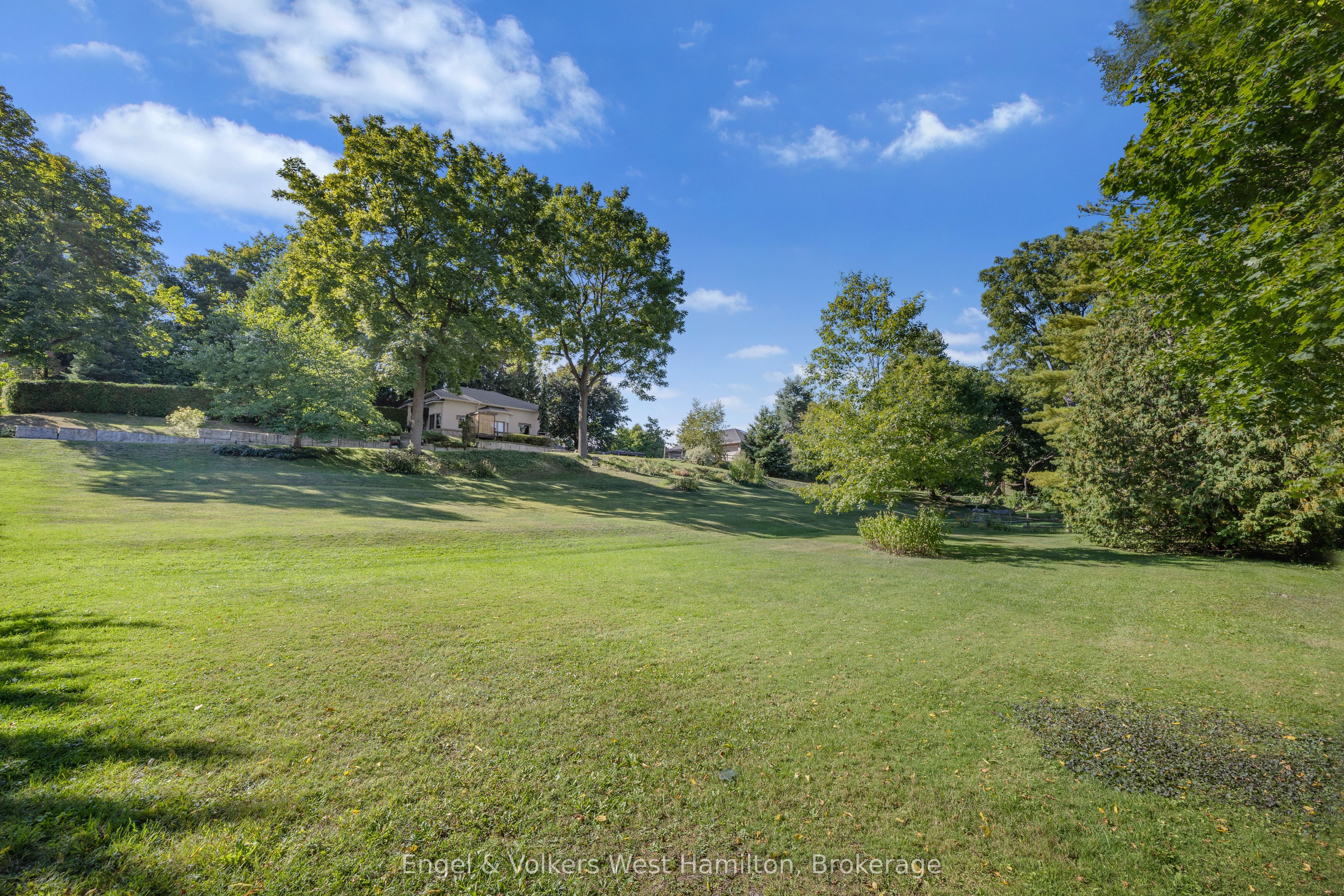 94 8 Highway, Hamilton, ON L9H 4V5 photo 5