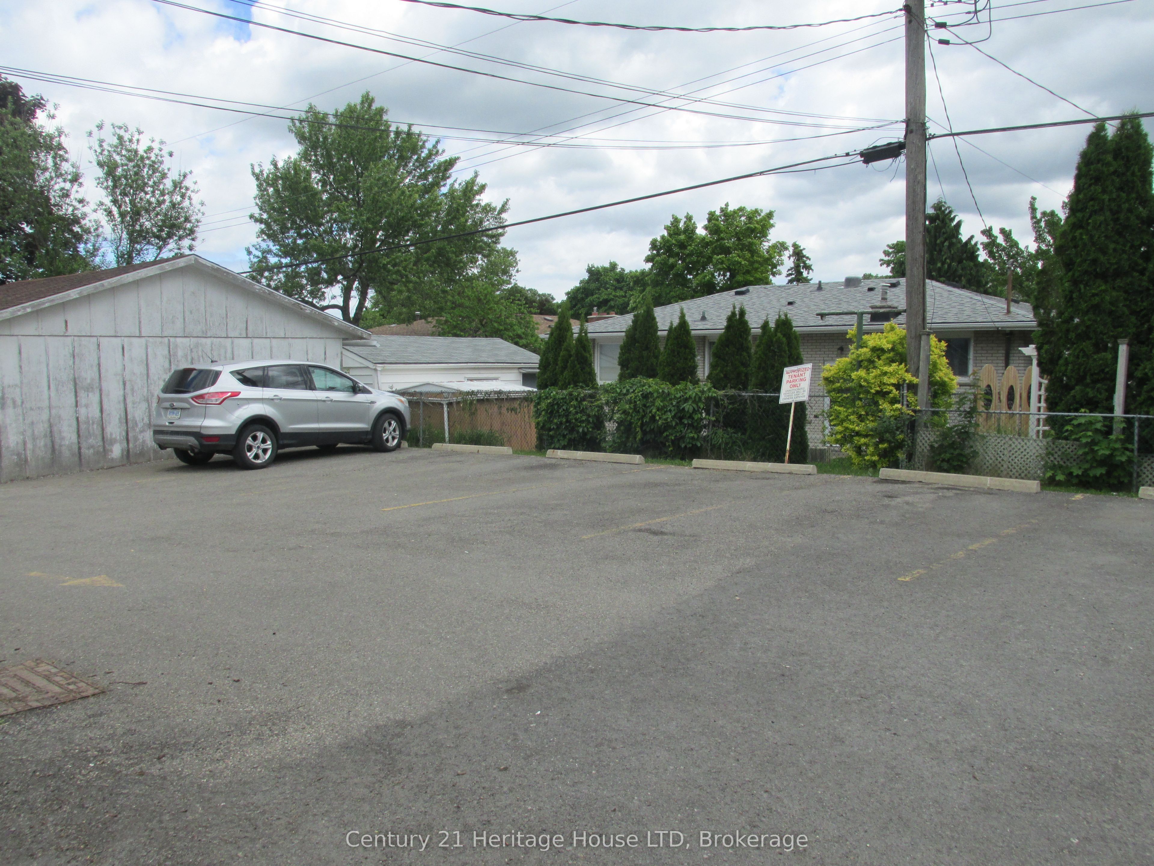 377 Glenridge Avenue 4, St. Catharines, ON L2T 3K8 photo 3