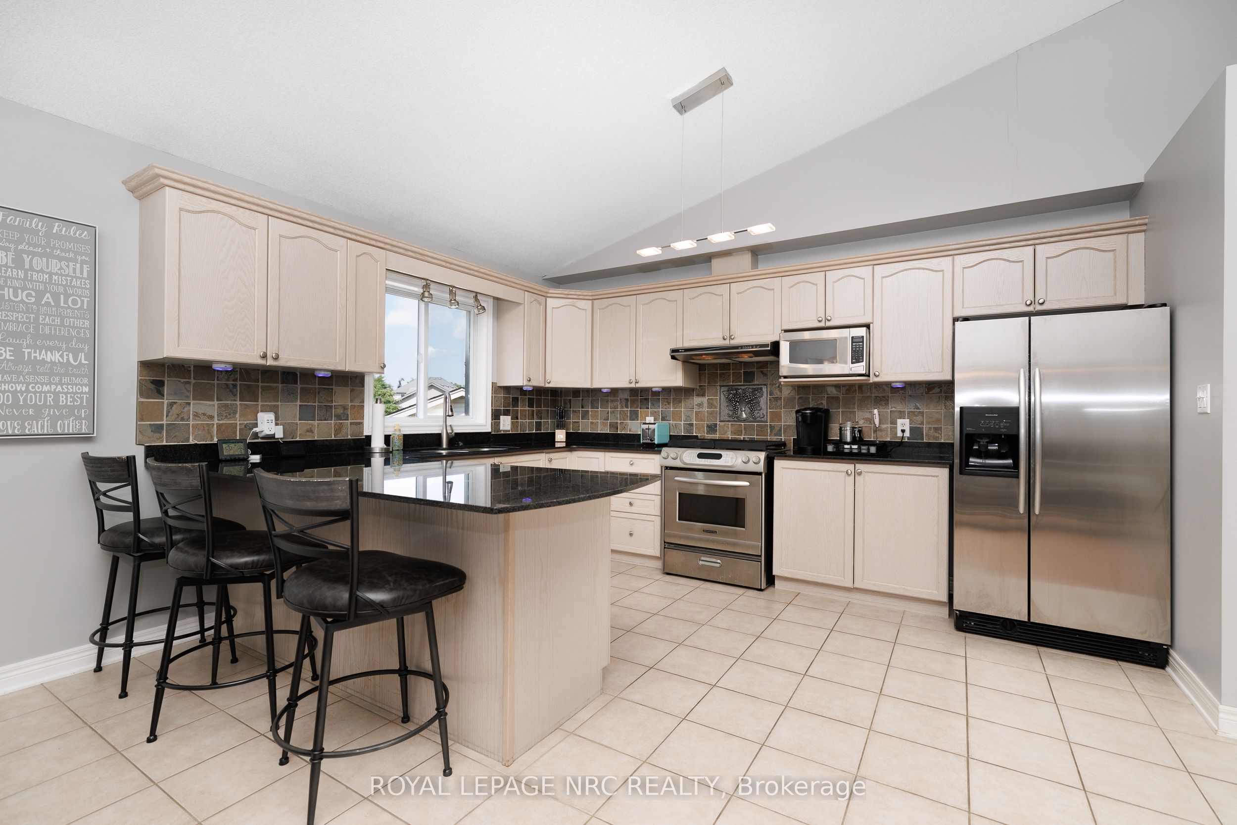 8093 Beaverton Boulevard, Niagara Falls, ON L2H 3K5 photo 5