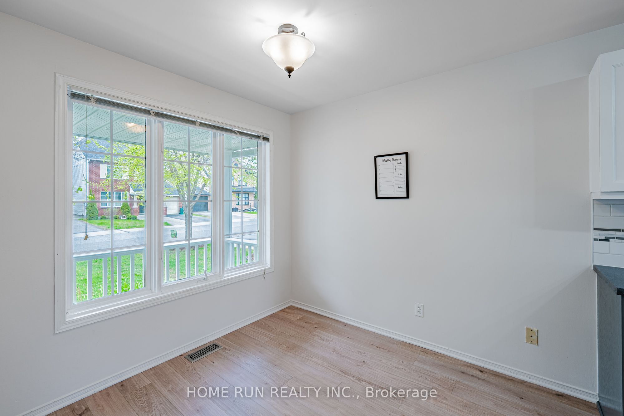 182 Windhurst Drive, Barrhaven, ON K2G 6J4 photo 2