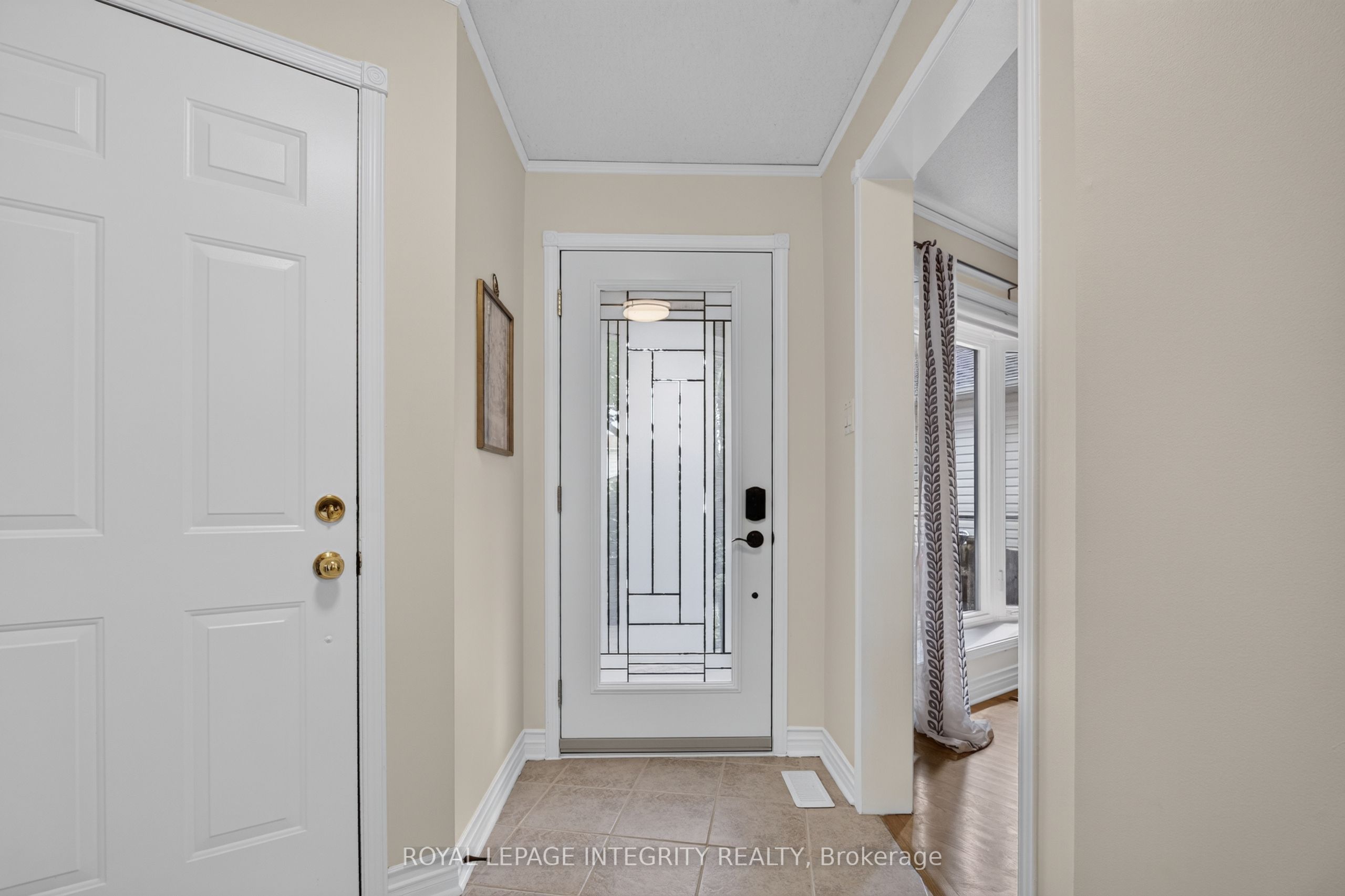 1692 Toulouse Crescent, Orleans - Convent Glen and Area, ON K1C 6K3 photo 3