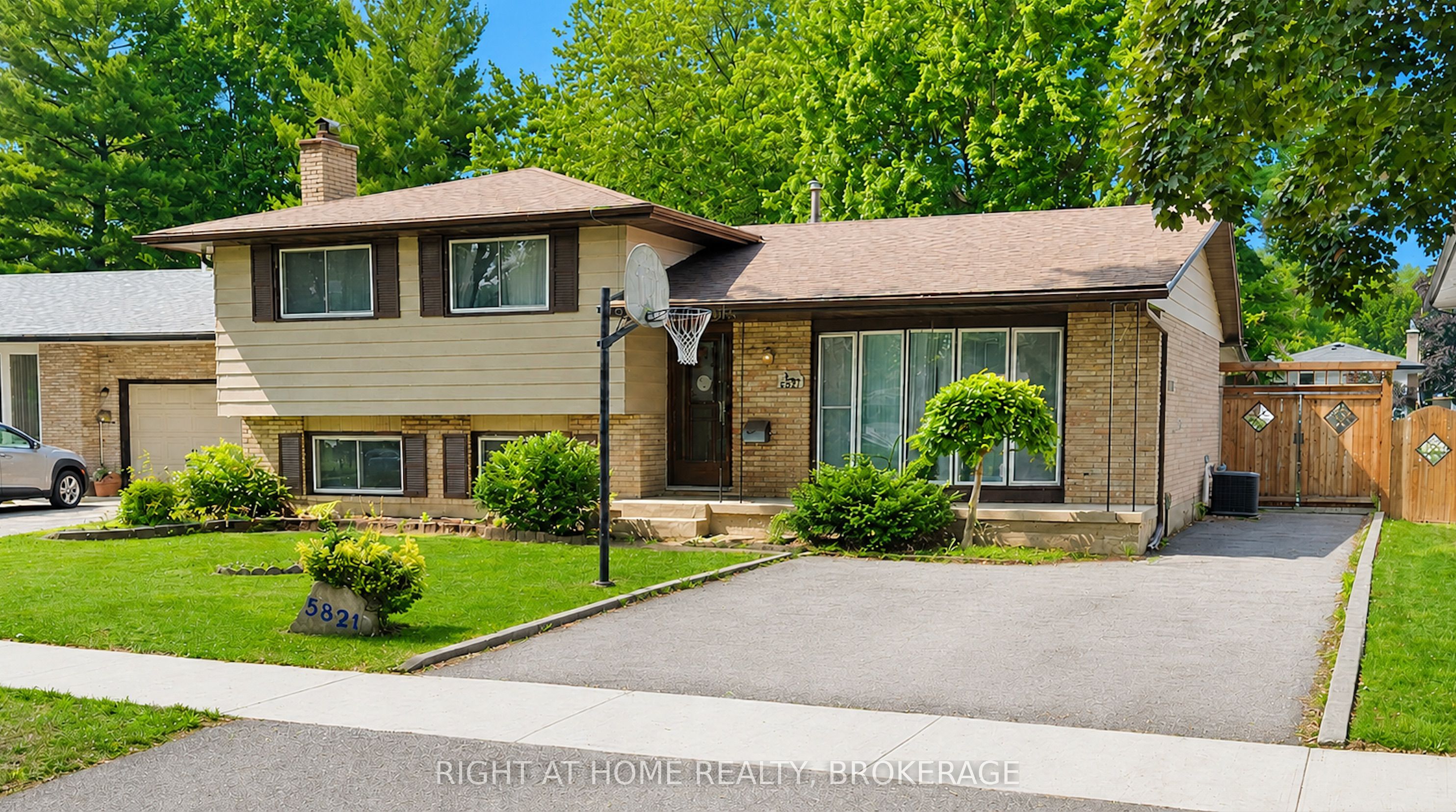 5821 Theresa Street, Niagara Falls, ON L2J 2A2