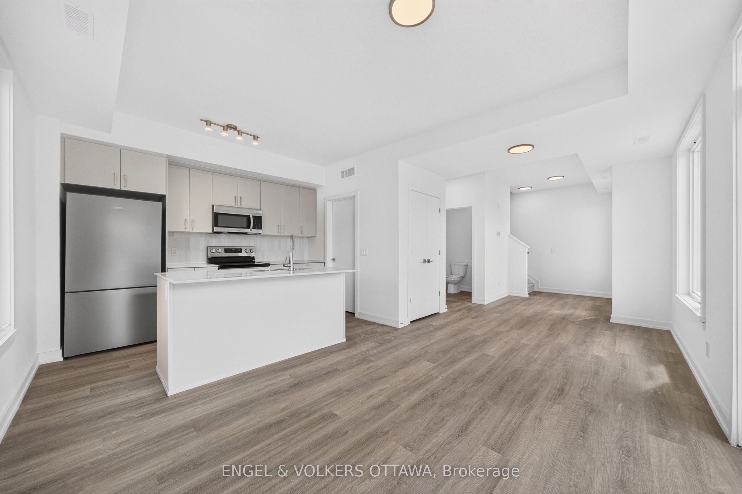 227 Stardust Private, Leitrim, ON K1T 3W6 photo 5