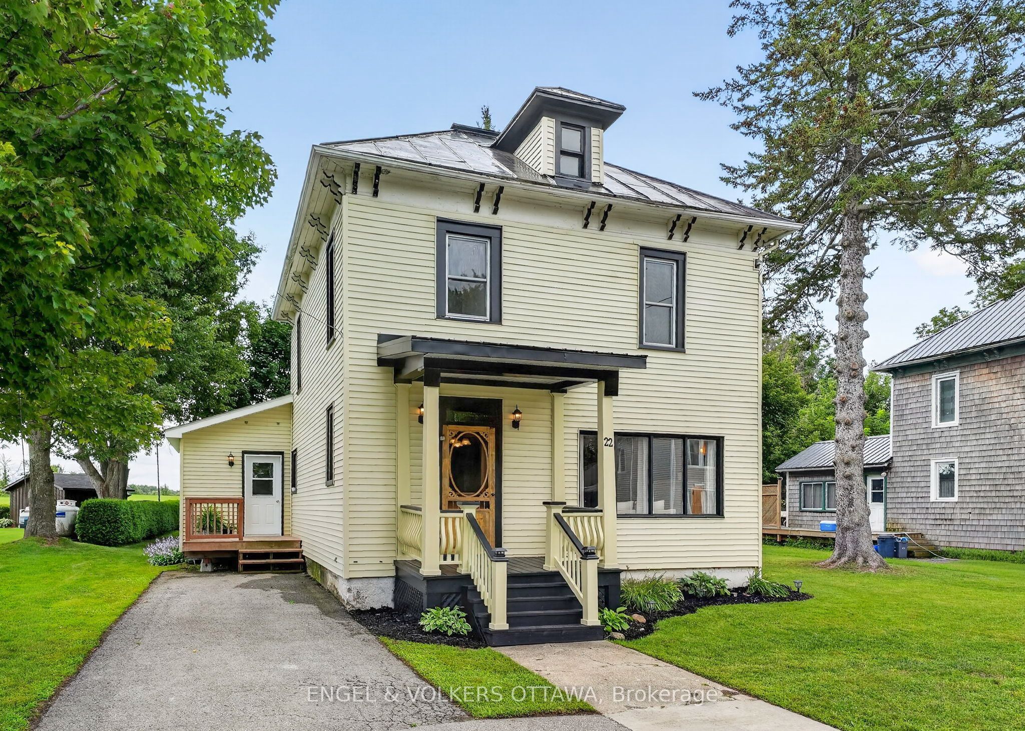 22 Peter Street, North Glengarry, ON K0C 1T0 photo 2
