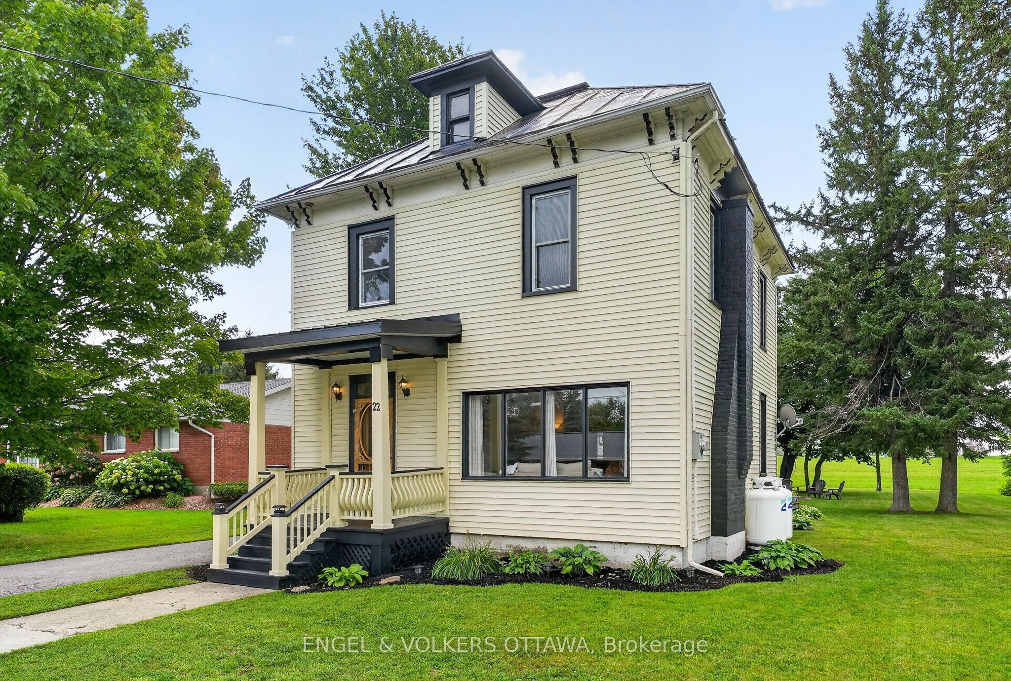 22 Peter Street, North Glengarry, ON K0C 1T0 photo 3
