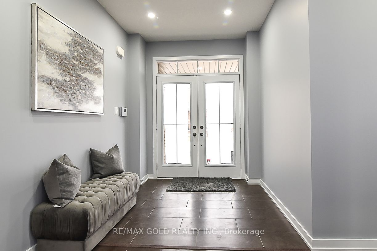 206 Crafter Crescent, Hamilton, ON L8J 0J1 photo 4