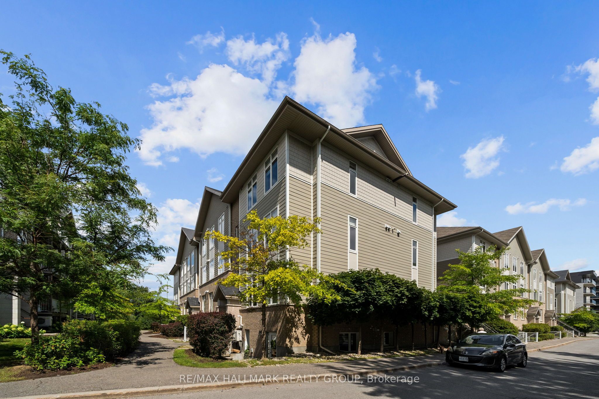 322 Everest Private F, Elmvale Acres and Area, ON K1G 4E3
