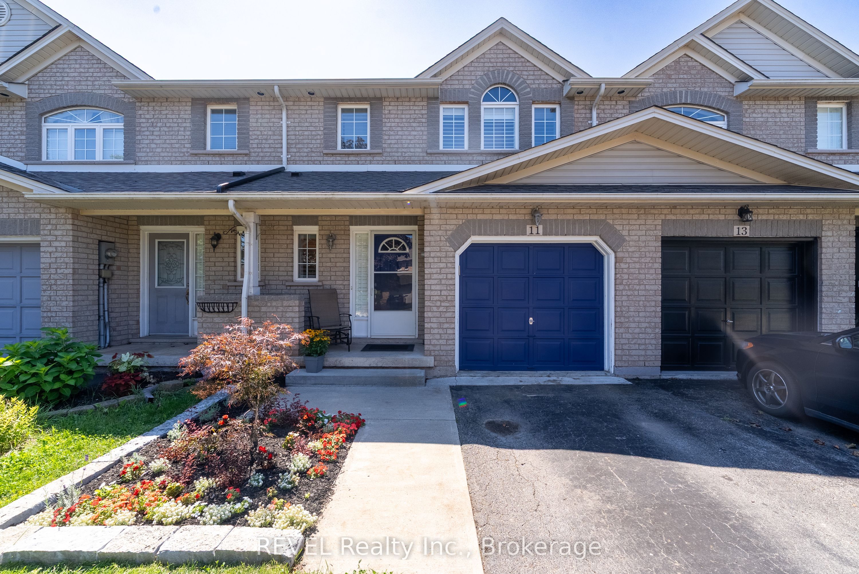 11 Elderberry Avenue, Grimsby, ON L3M 5M9 photo 4