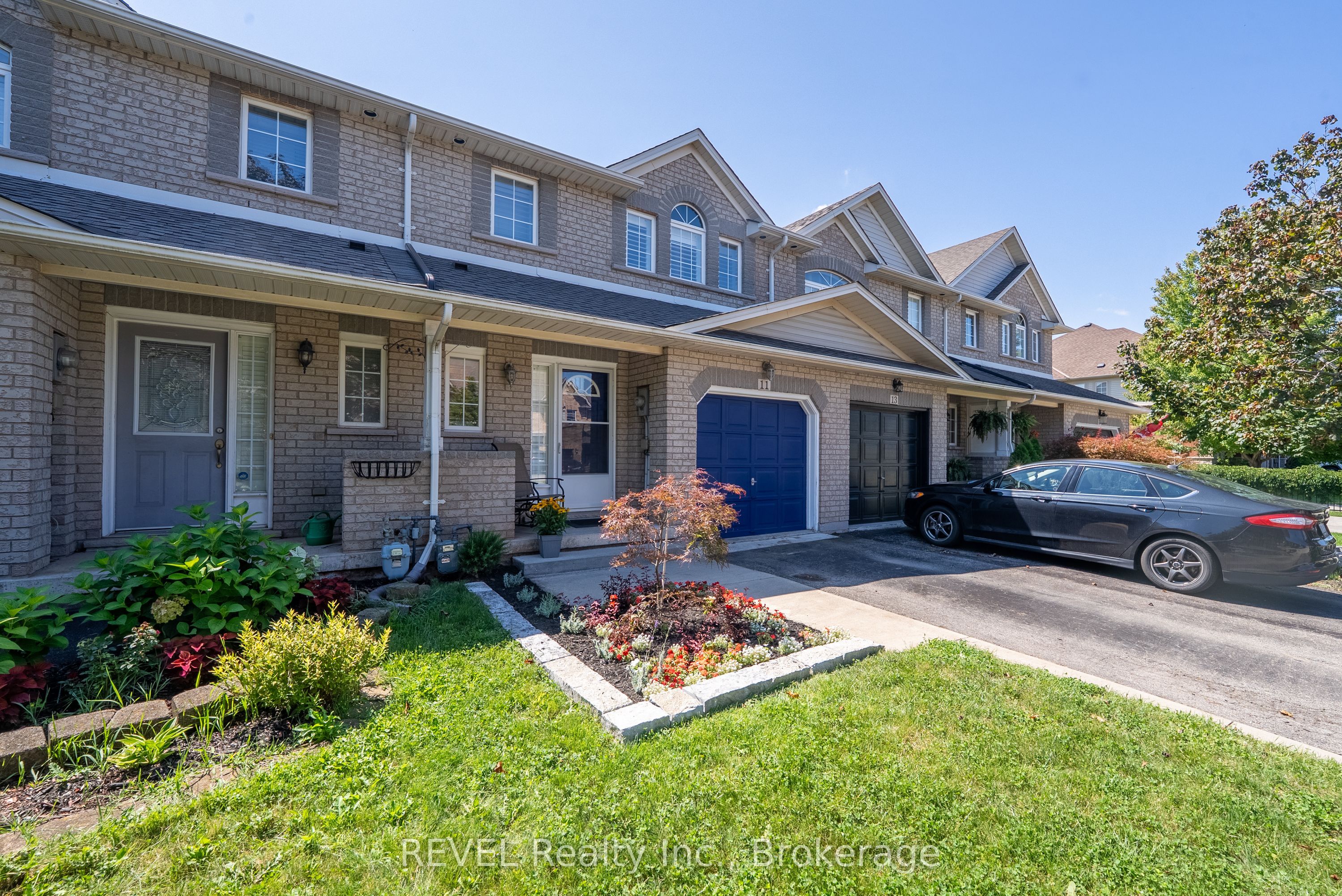 11 Elderberry Avenue, Grimsby, ON L3M 5M9 photo 5