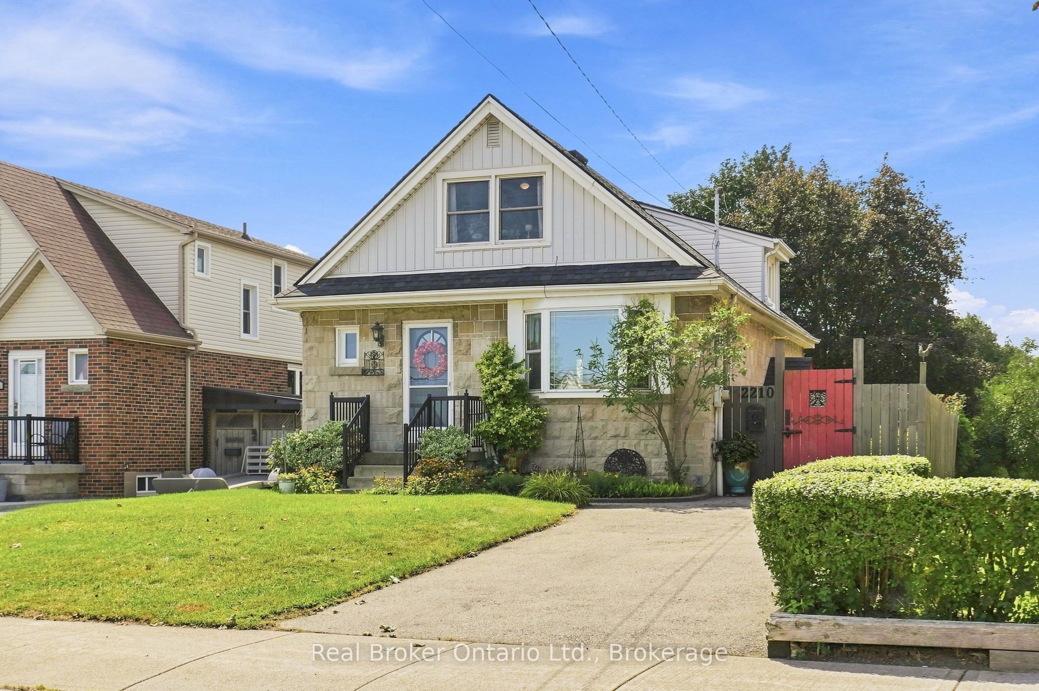 2210 KING Street E, Hamilton, ON L8K 1W6