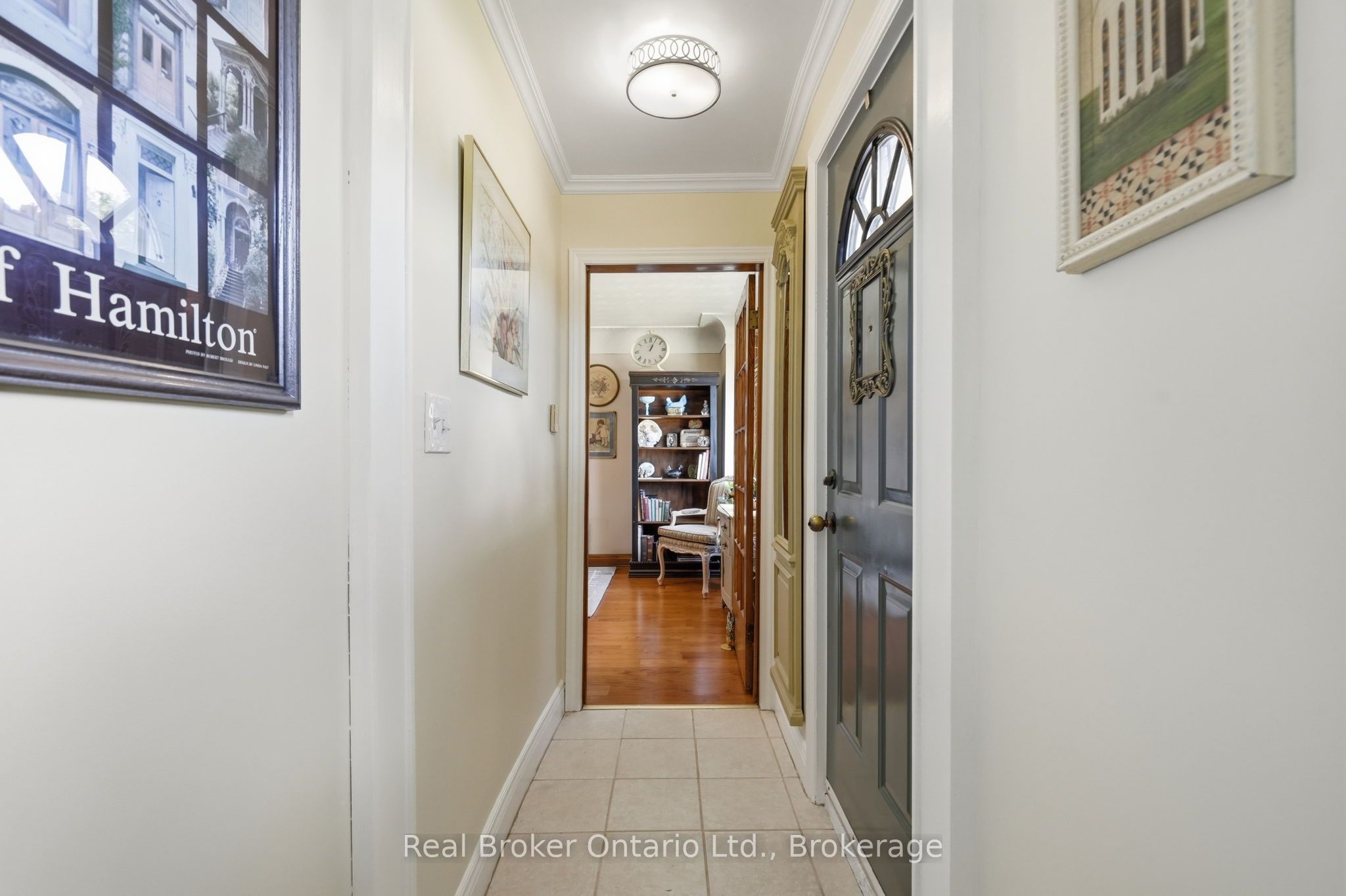 2210 KING Street E, Hamilton, ON L8K 1W6 photo 4