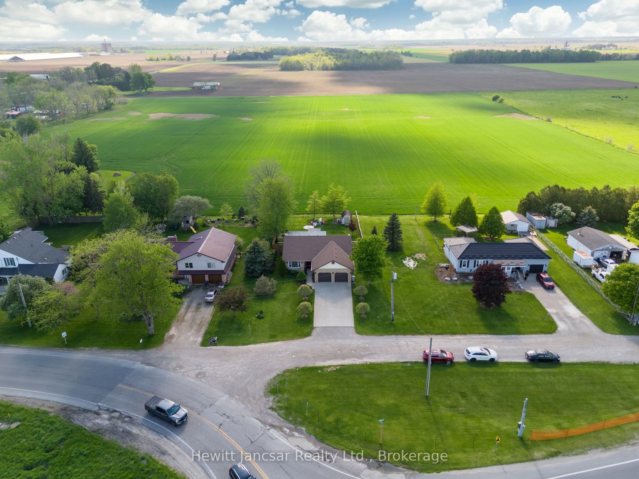 34381 DENFIELD Road, Lucan Biddulph, ON N0M 2S0 photo 3