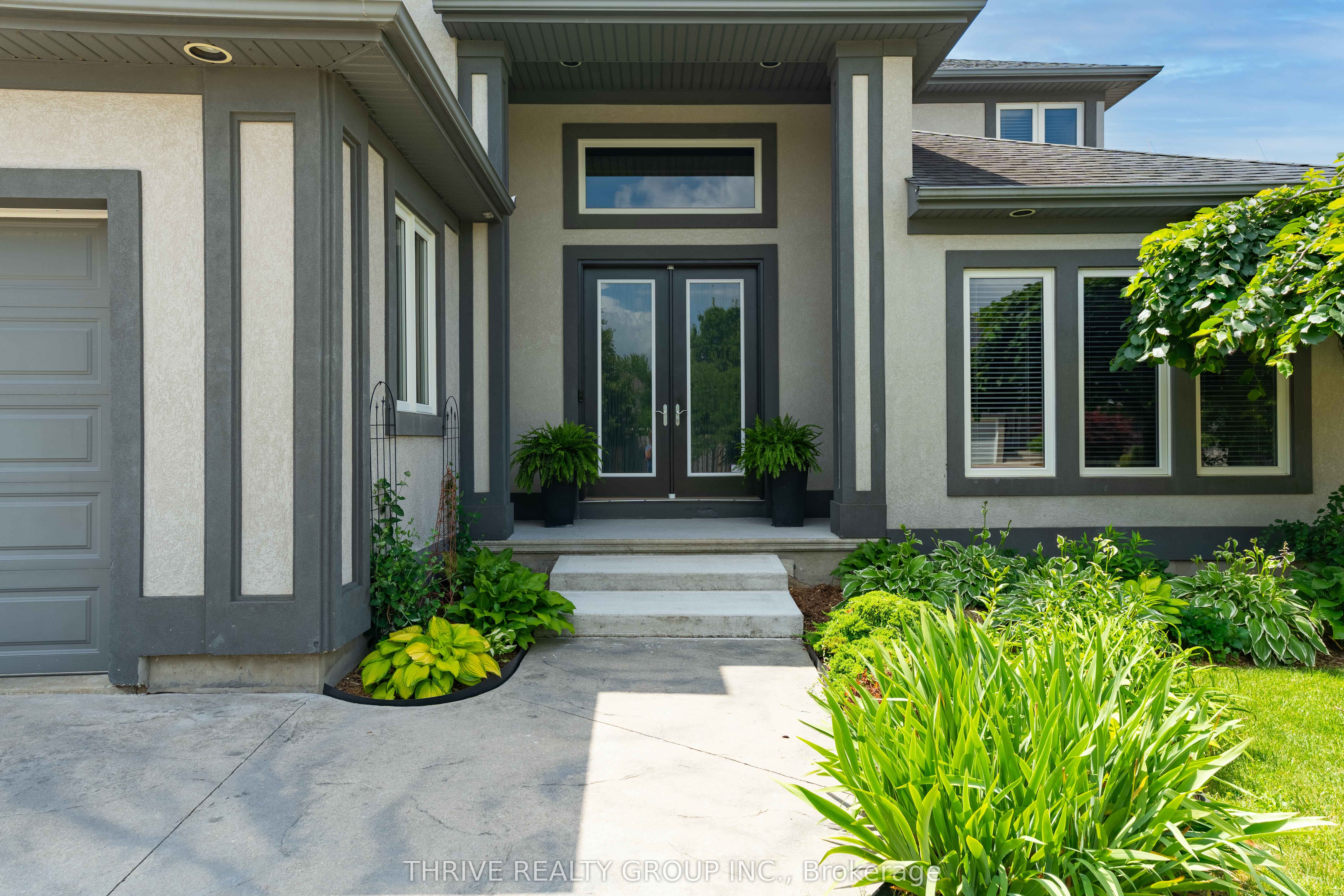 944 Collins Drive, London South, ON N6K 4X6 photo 2