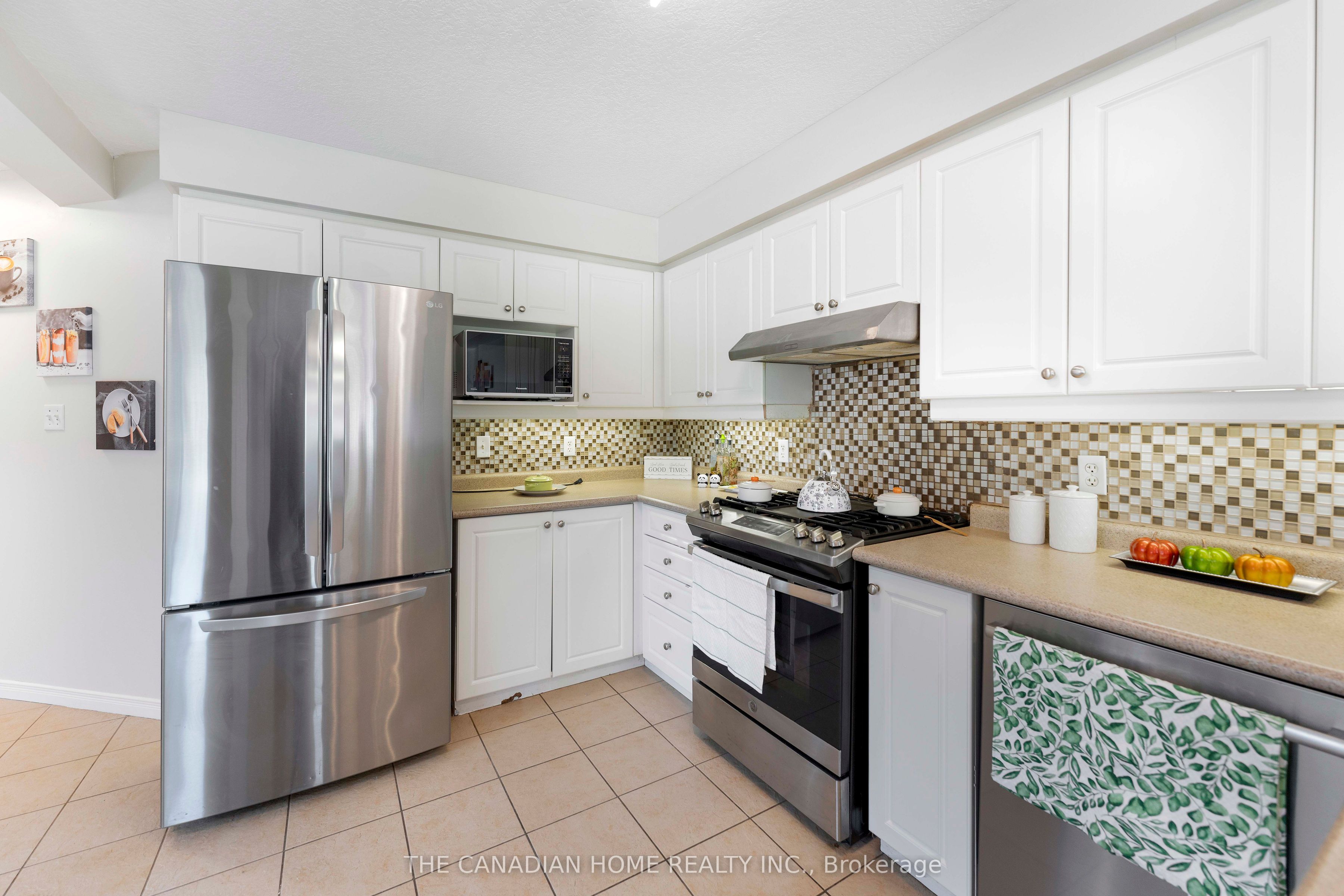 500 Robert Ferrie Drive, Kitchener, ON N2P 2T7 photo 3