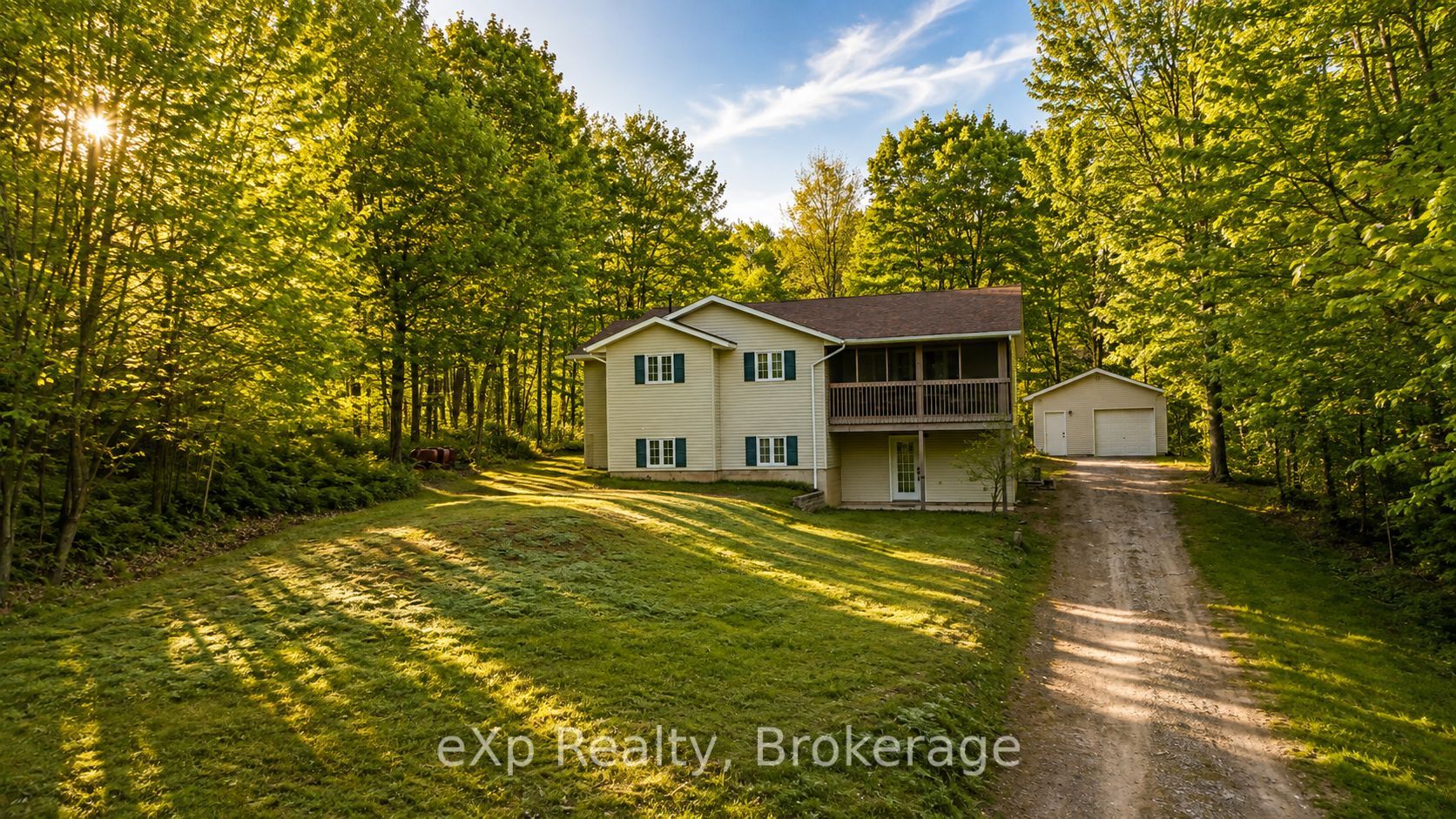 1084 Bonnie Lake Road, Bracebridge, ON P1L 1W9