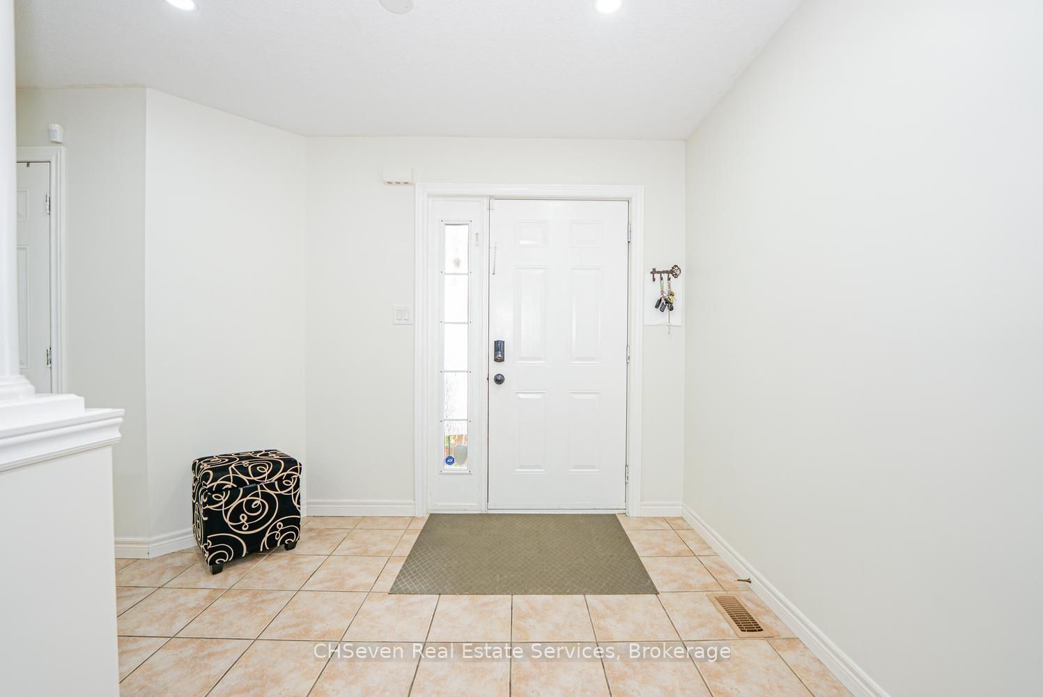 373 Thomas Slee Drive, Kitchener, ON N2P 2X5 photo 5