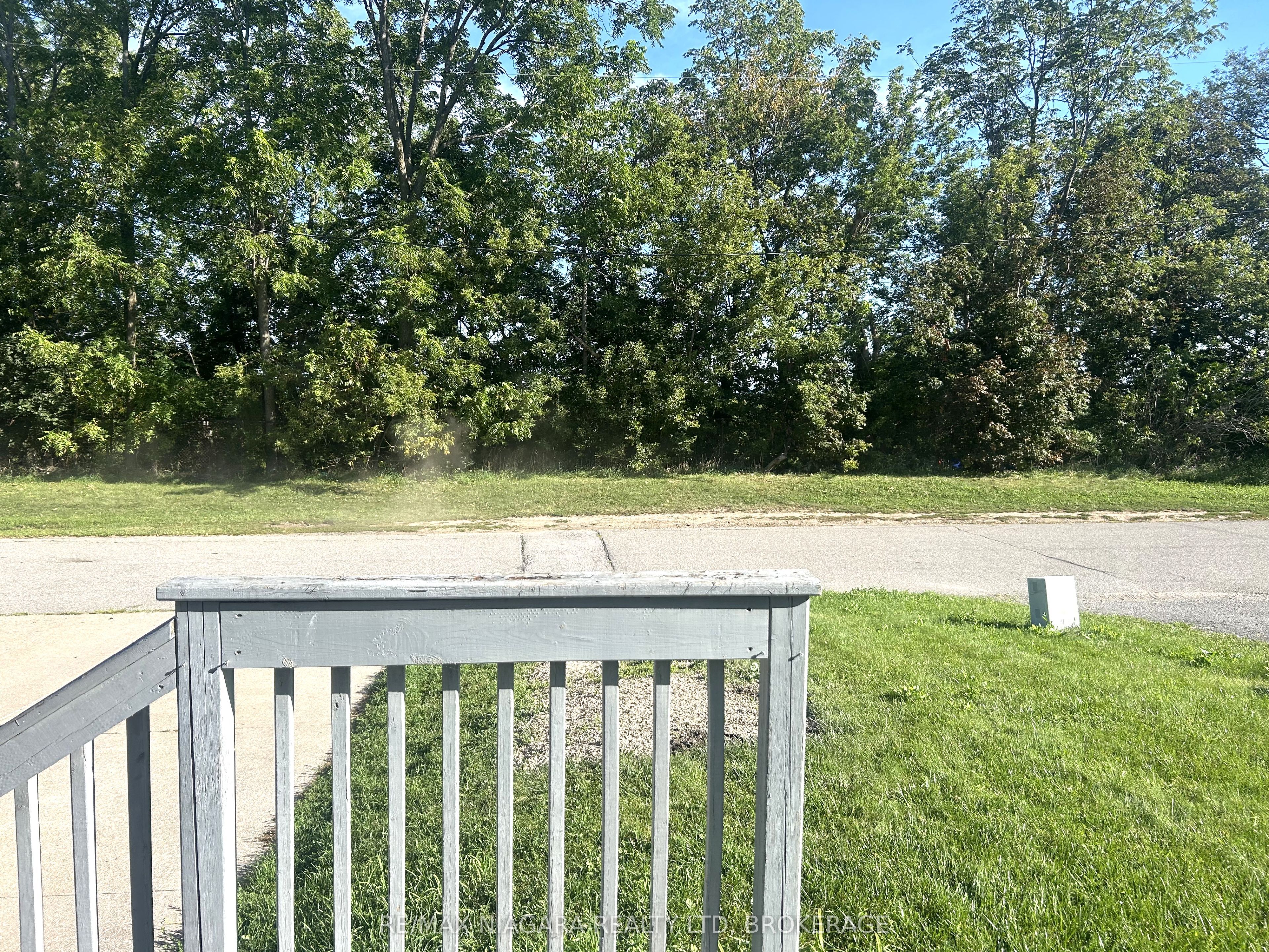 11 Ursula Avenue, St. Catharines, ON L2T 1S9 photo 3