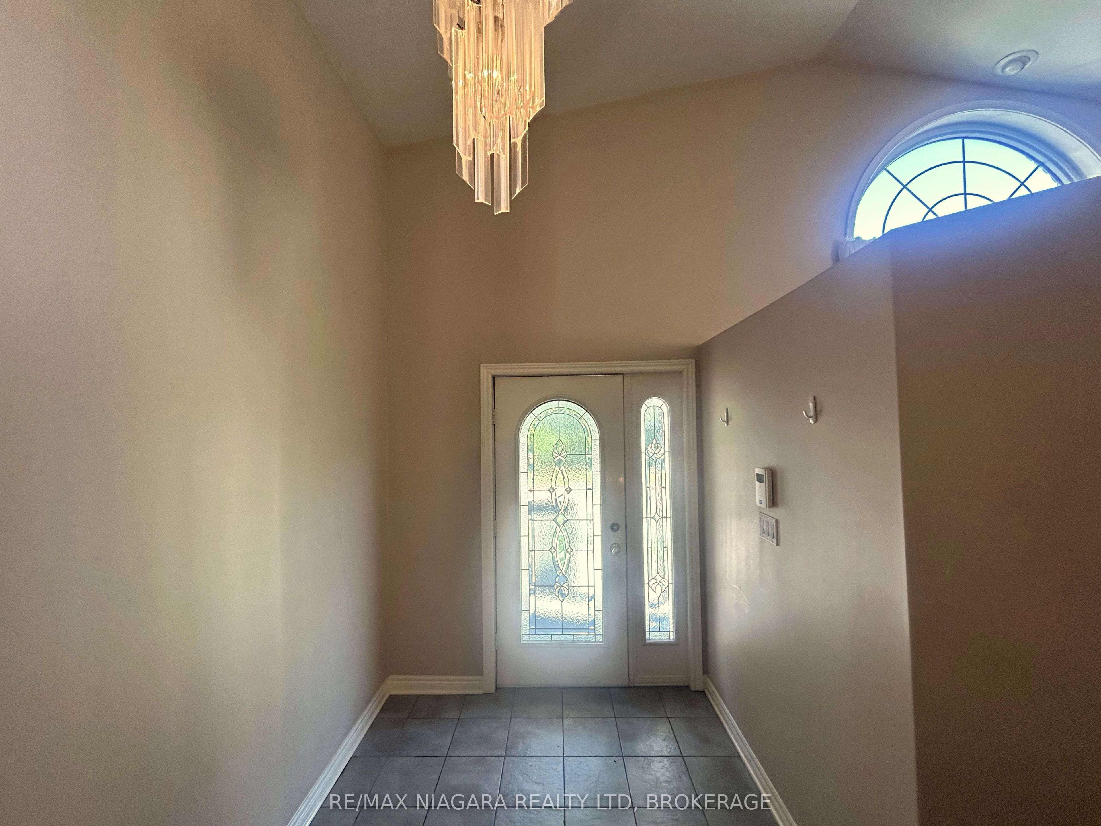 11 Ursula Avenue, St. Catharines, ON L2T 1S9 photo 4