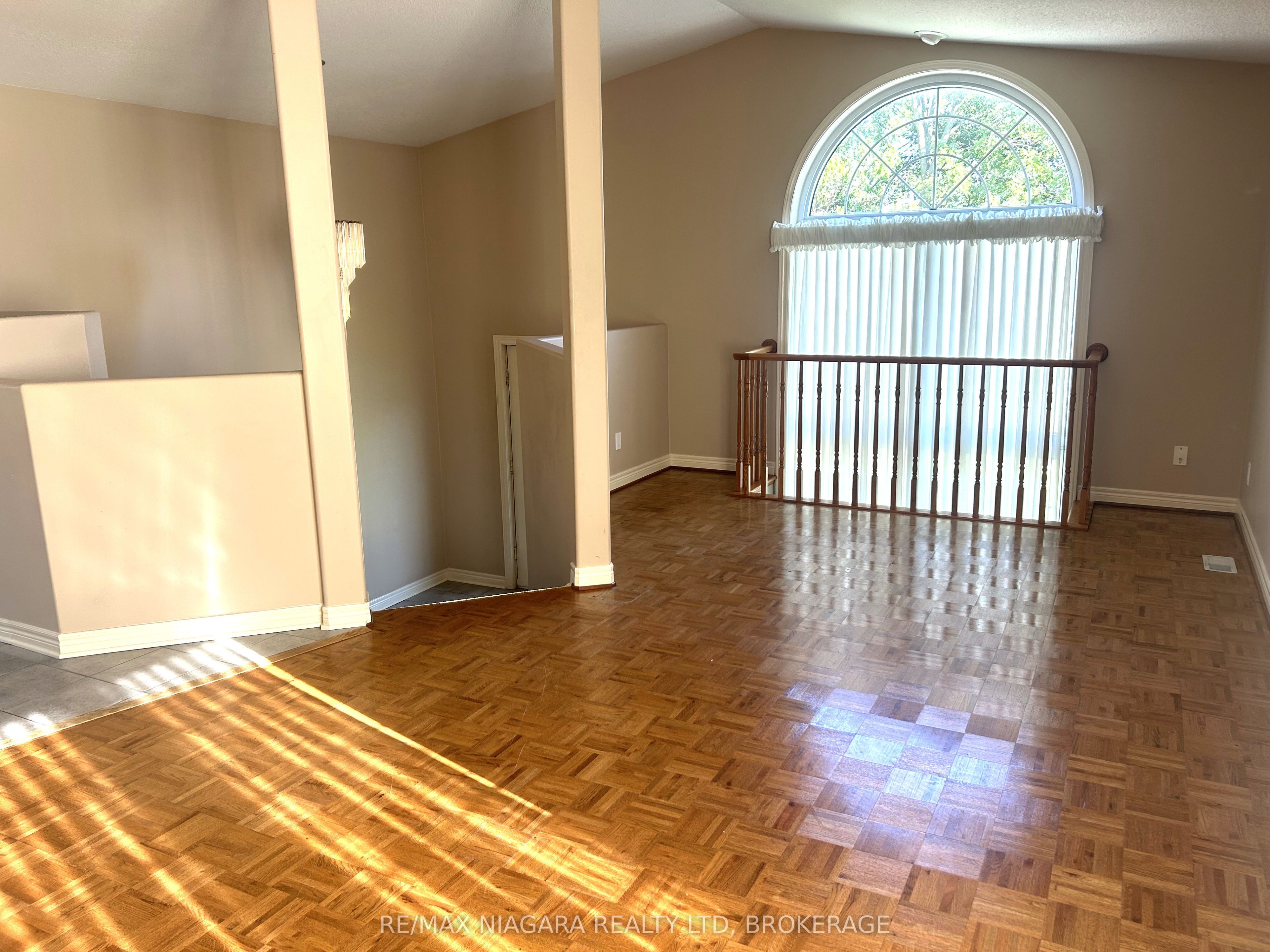 11 Ursula Avenue, St. Catharines, ON L2T 1S9 photo 5