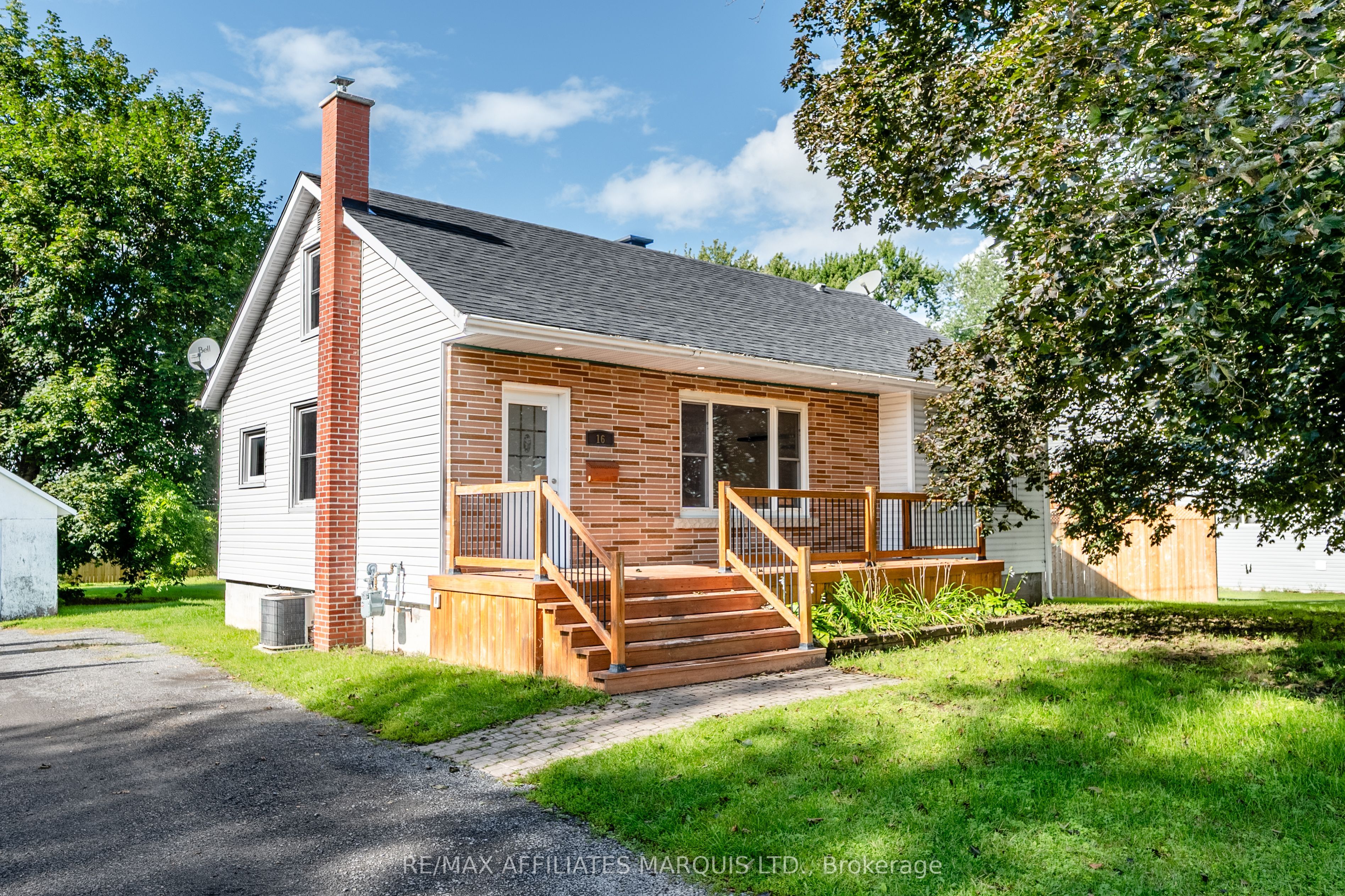 16 Front Street, North Stormont, ON K0C 1K0