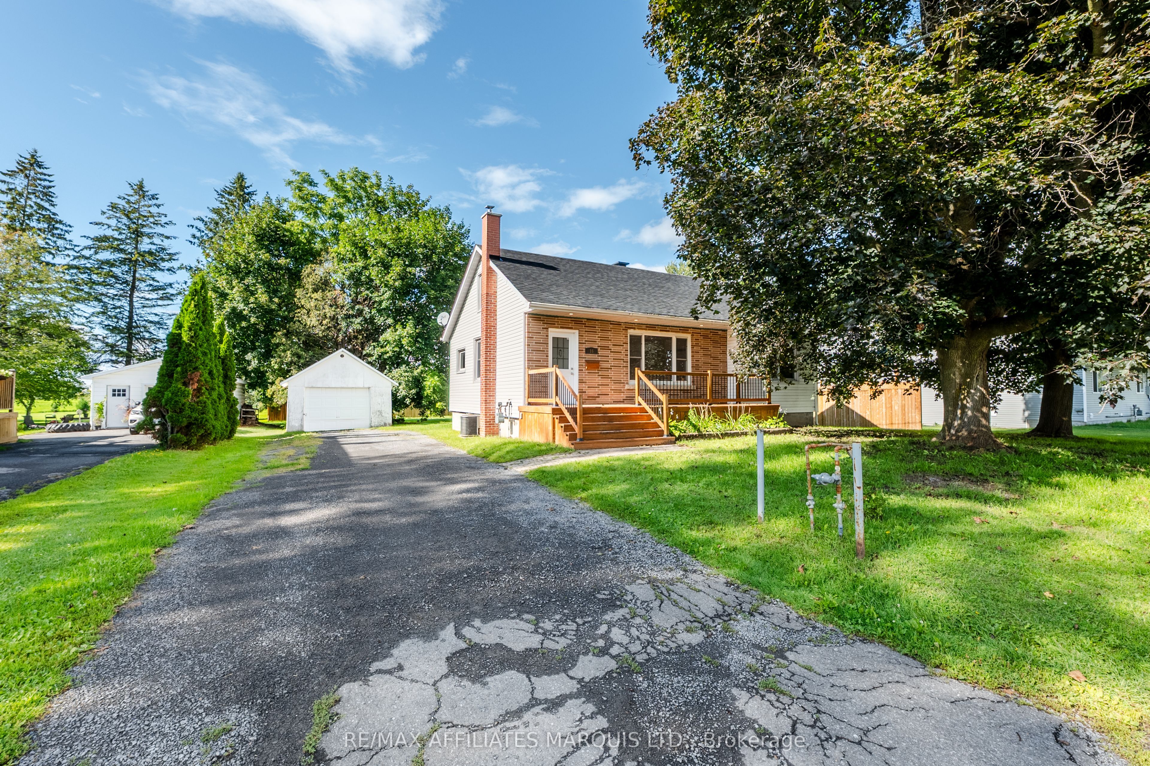 16 Front Street, North Stormont, ON K0C 1K0 photo 2