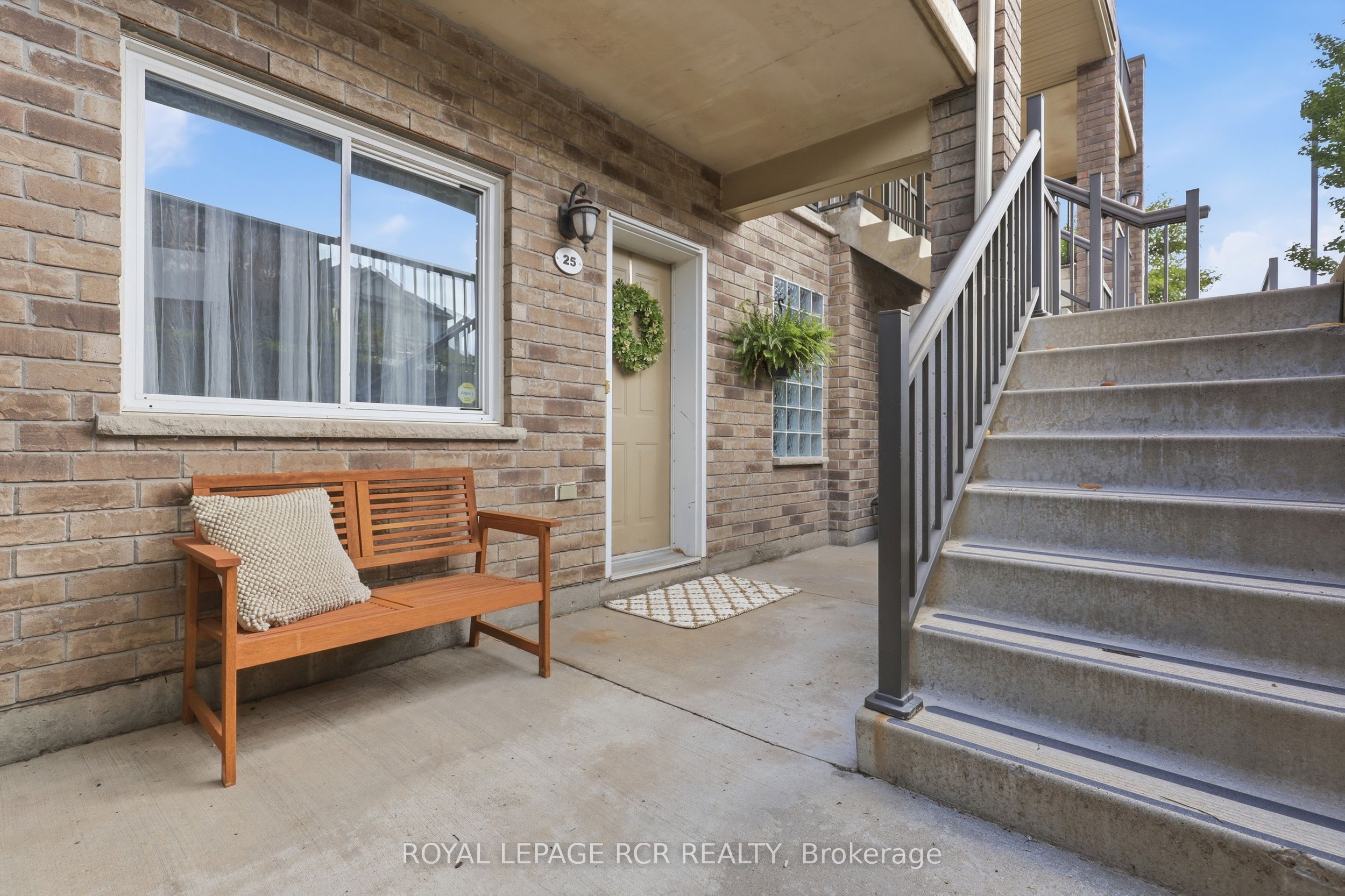 35 MOUNTFORD Drive 25, Guelph, ON N1E 0G6 photo 2