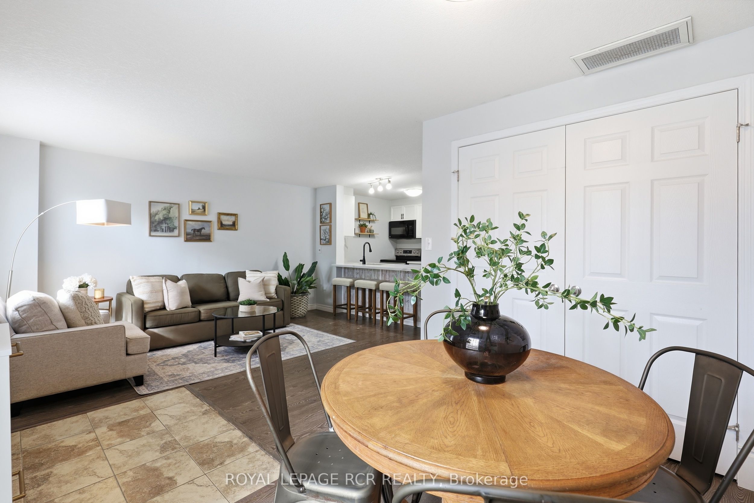35 MOUNTFORD Drive 25, Guelph, ON N1E 0G6 photo 5