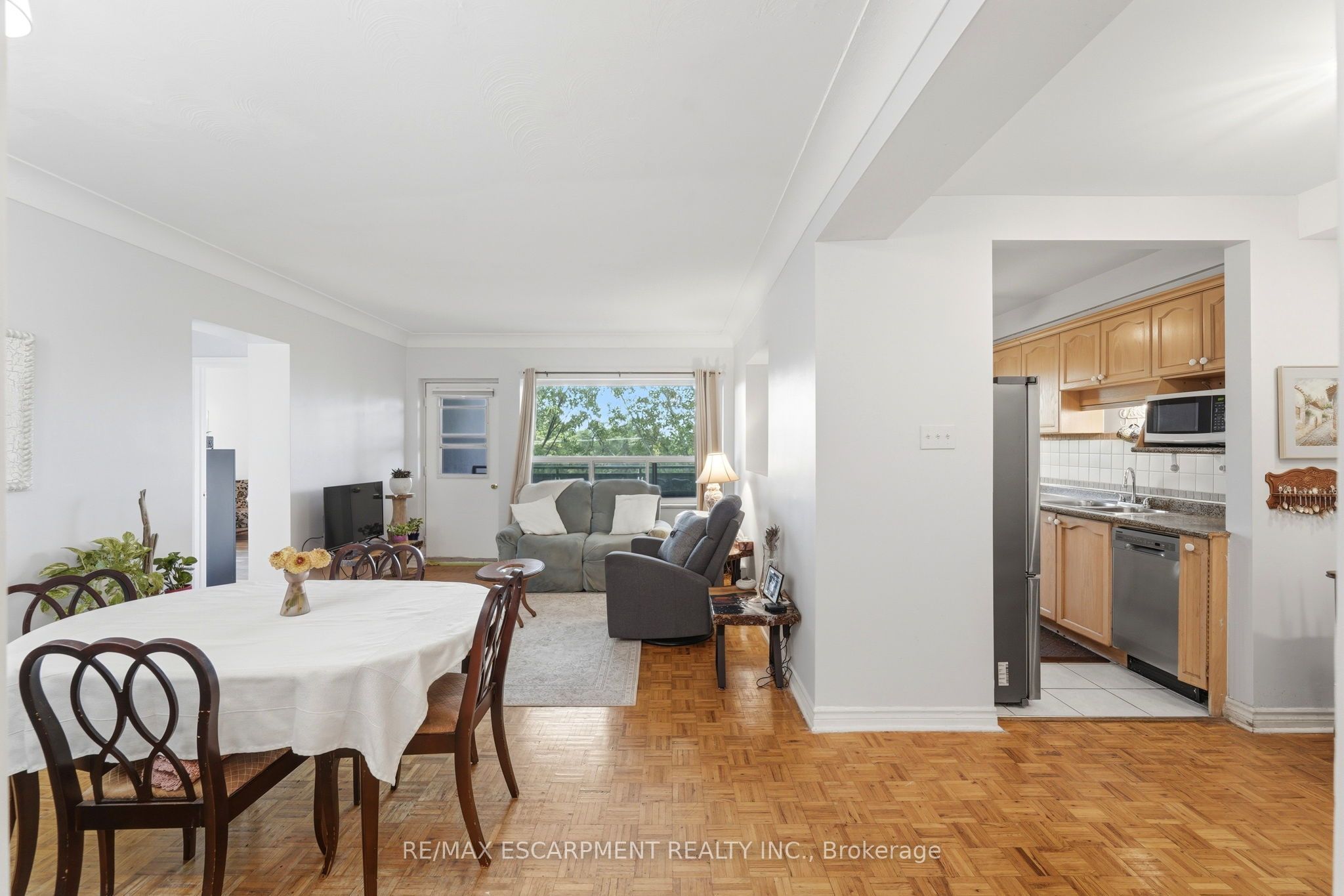 174 Herkimer Street 401, Hamilton, ON L8P 2H4 photo 3
