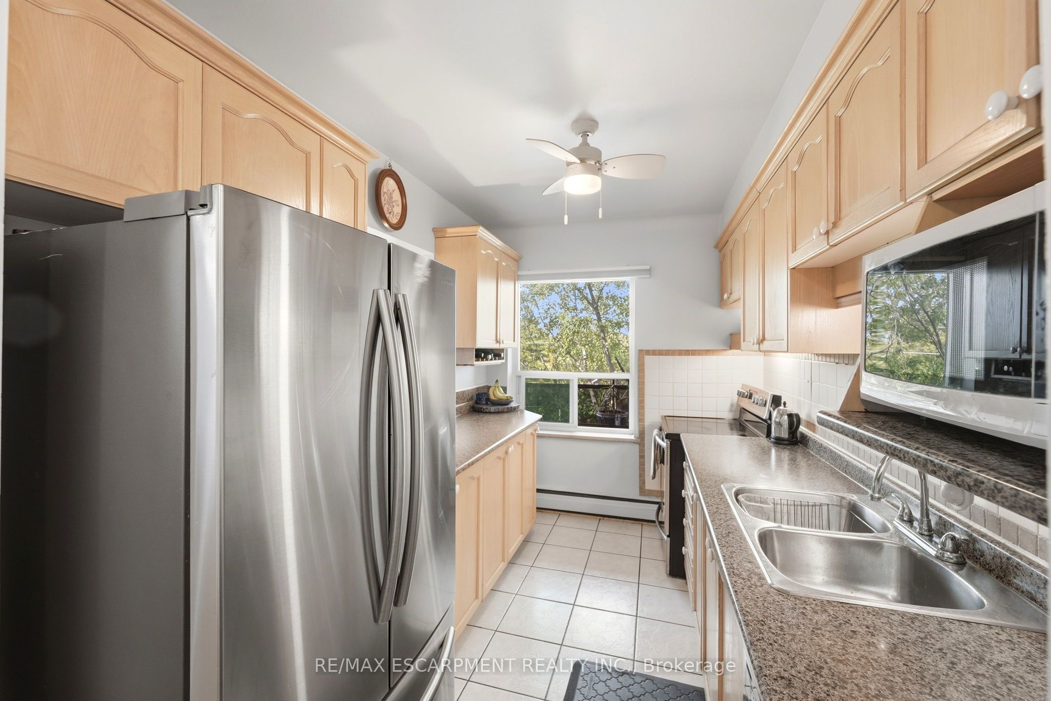 174 Herkimer Street 401, Hamilton, ON L8P 2H4 photo 4