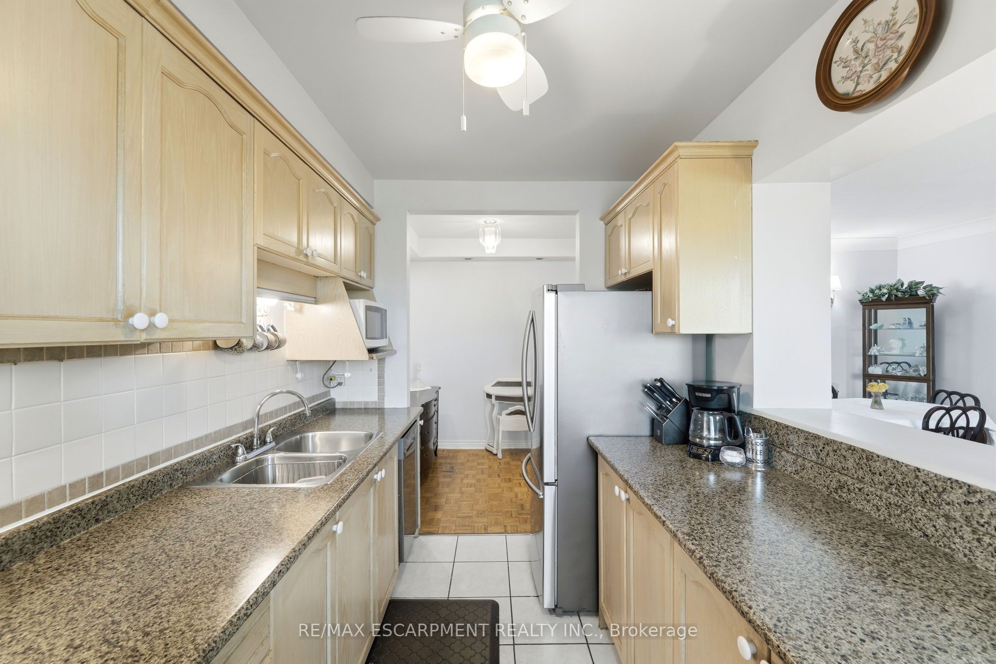 174 Herkimer Street 401, Hamilton, ON L8P 2H4 photo 5